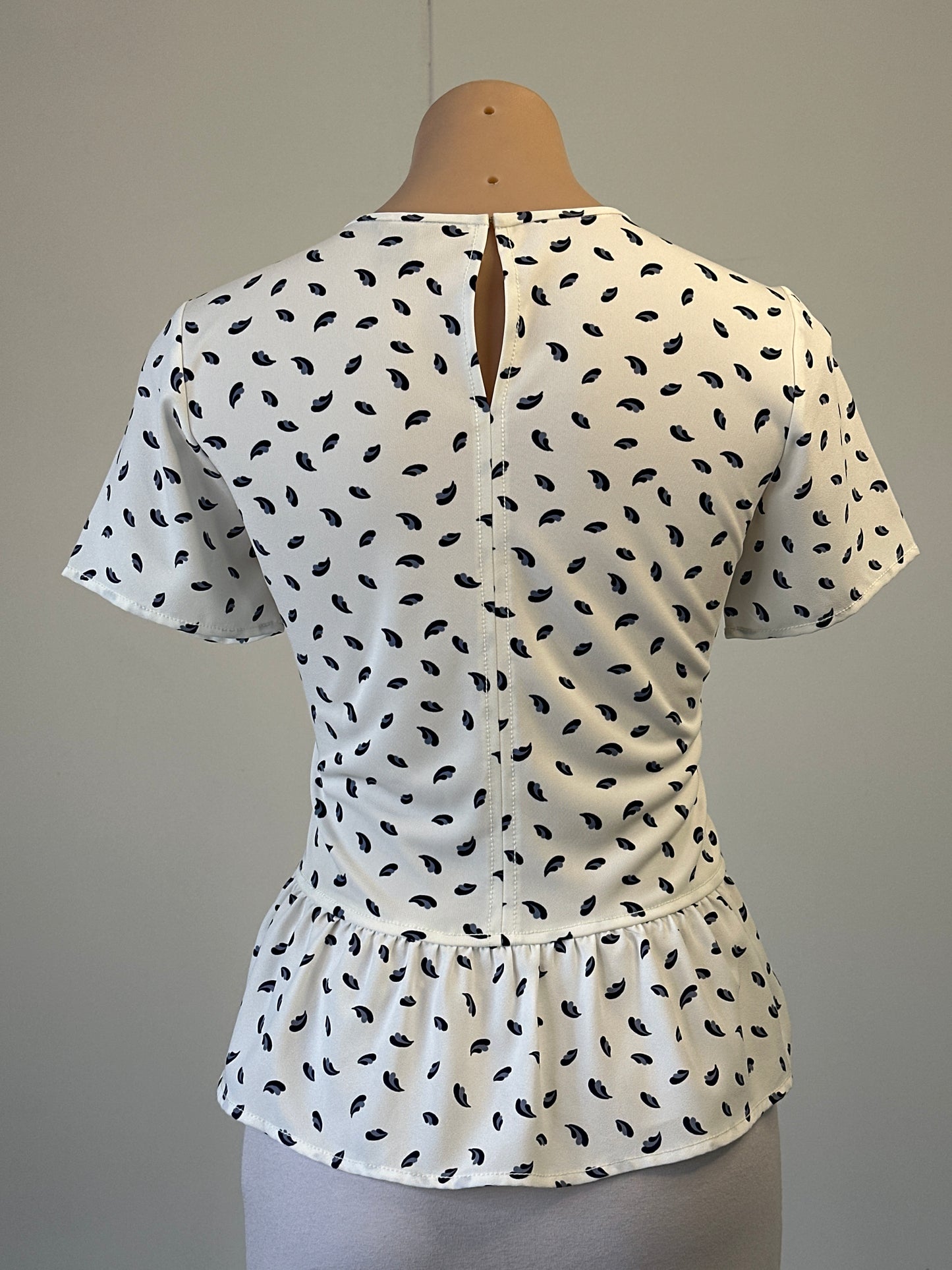 Ann Taylor | US | top | size 10 | short sleeve