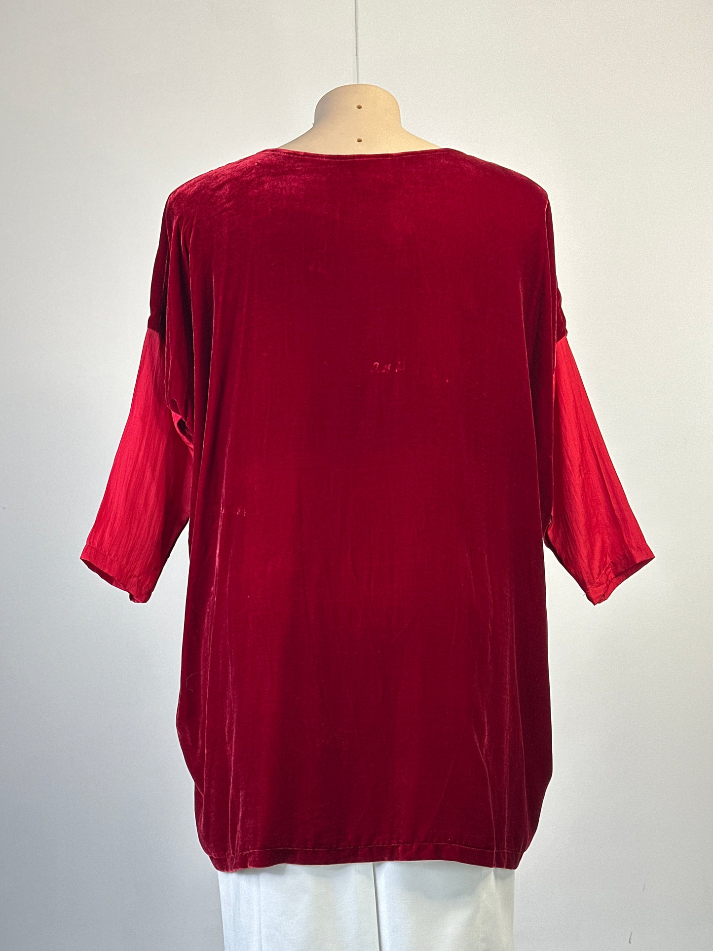 Zephyr | top | size 14 | three quarter sleeve | 100% silk