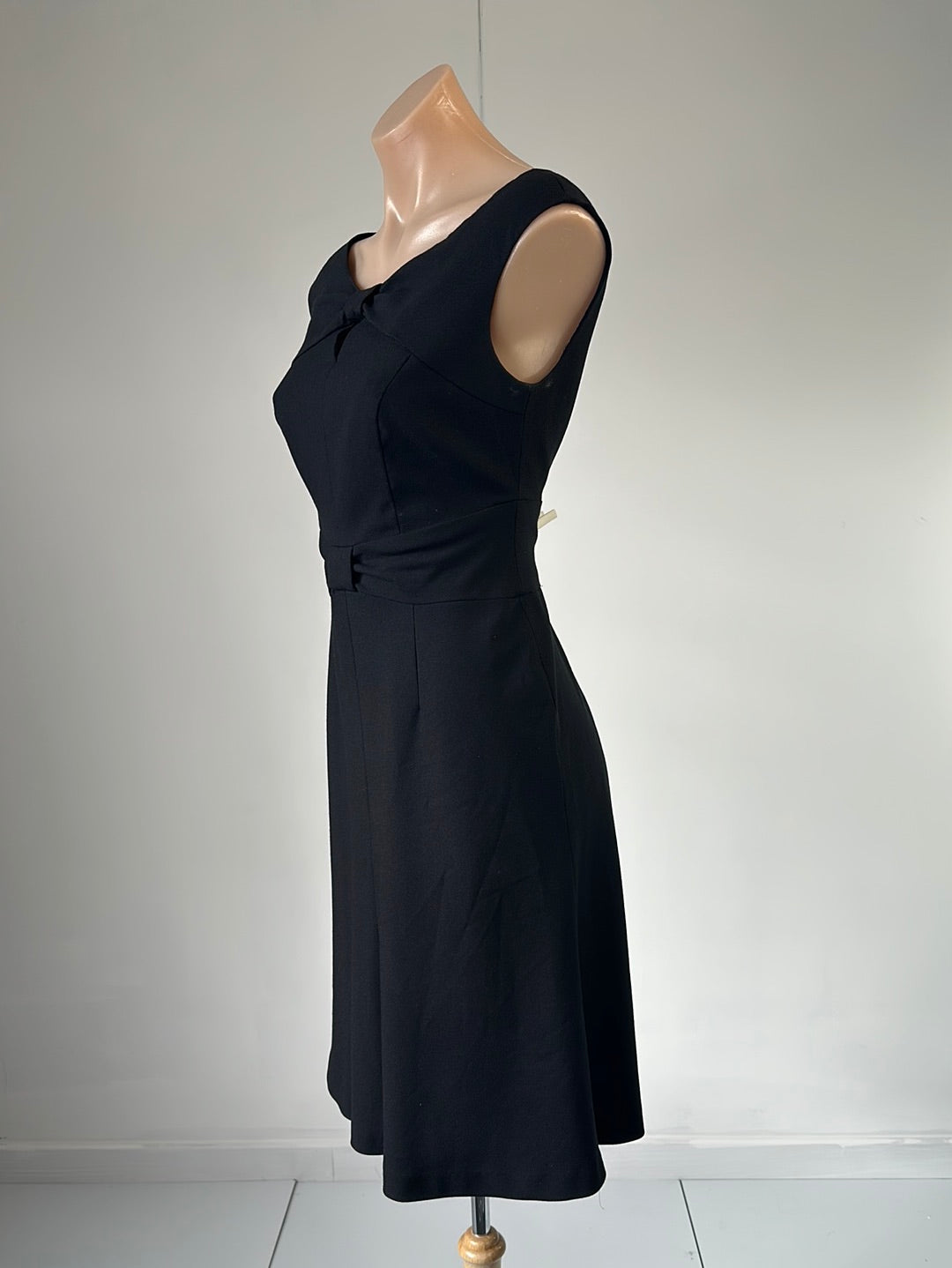 Anne Klein | New York | dress | size 10 | knee length