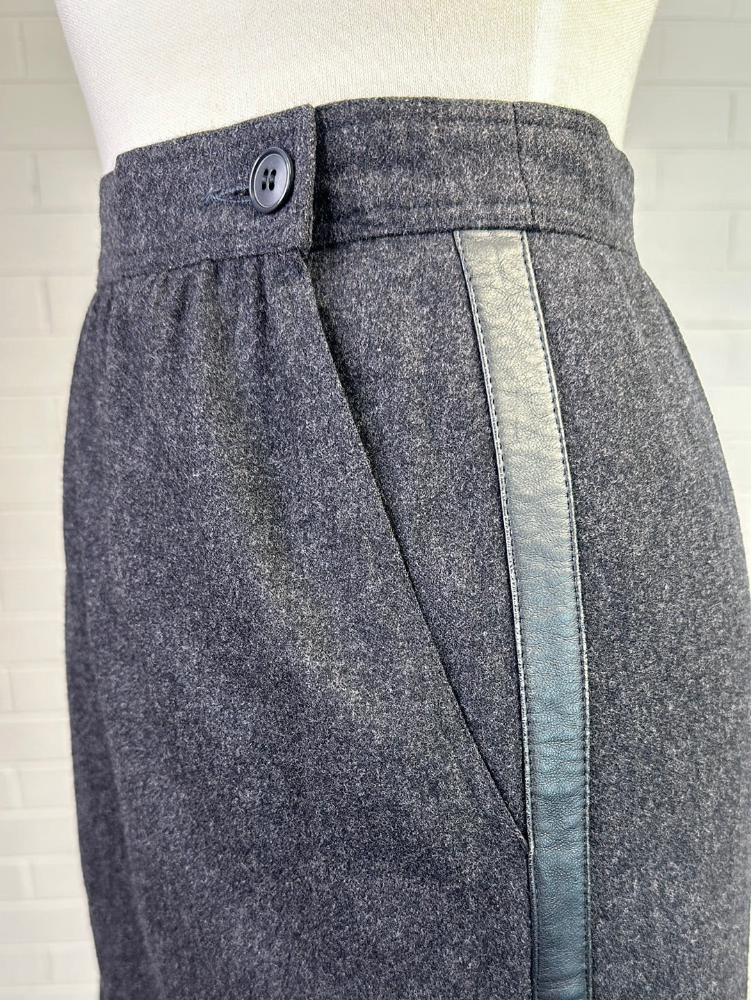 Escada | Munich | vintage 80's | skirt | size 12 | midi length | made in West Germany