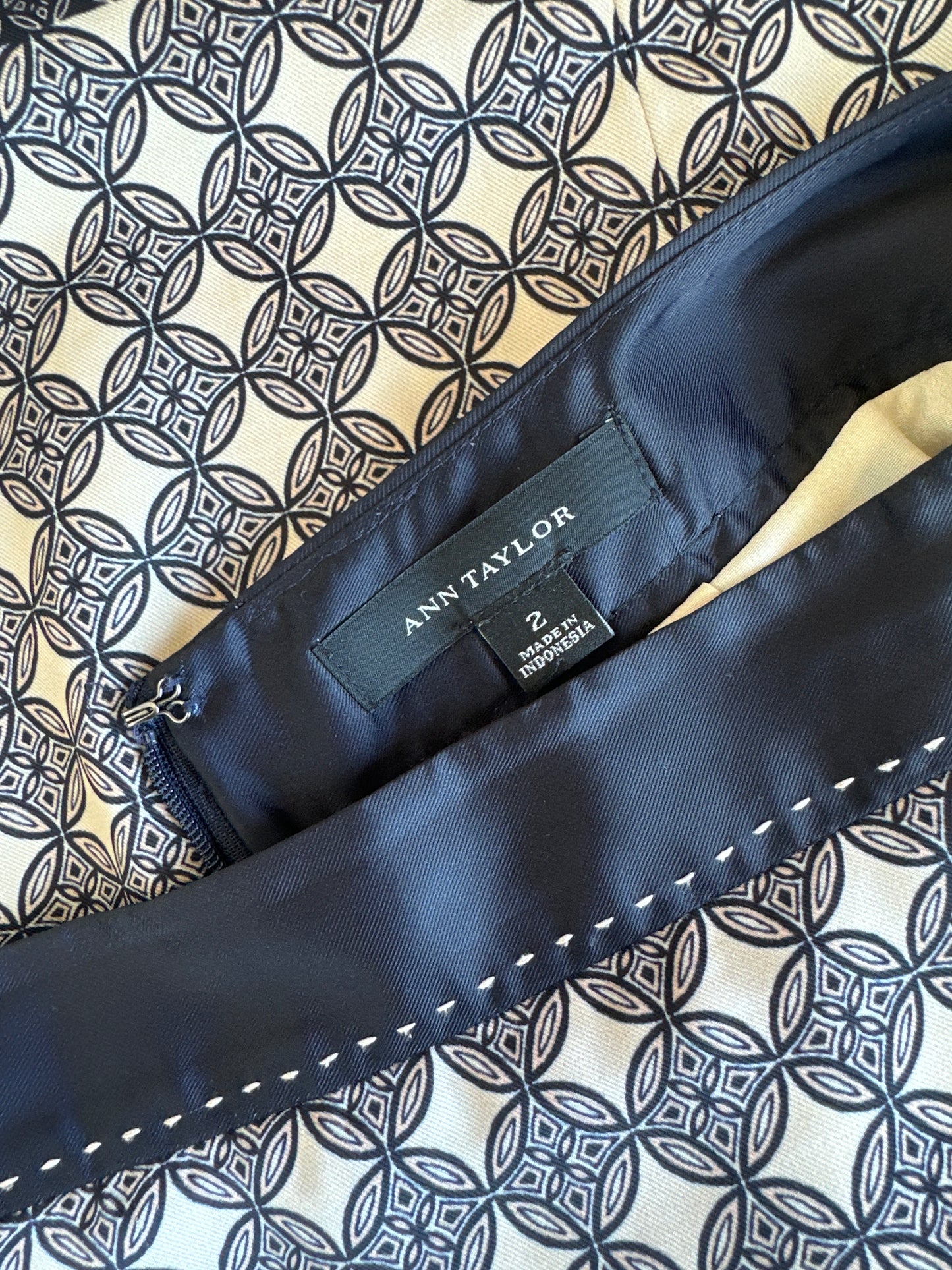 Ann Taylor | US | skirt | size 6 | knee length