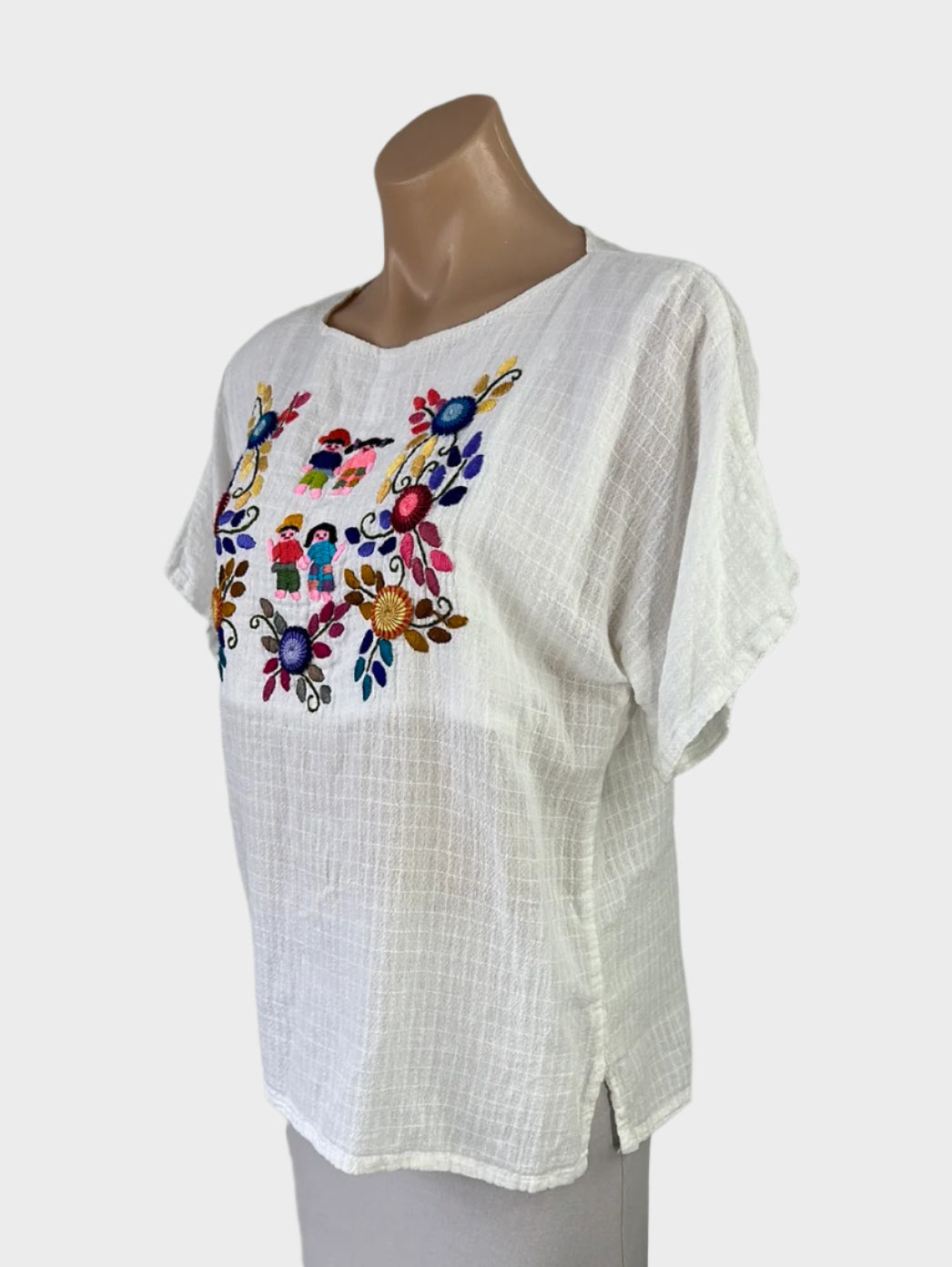 No label | top | size 10 | short sleeve | hand embroidery