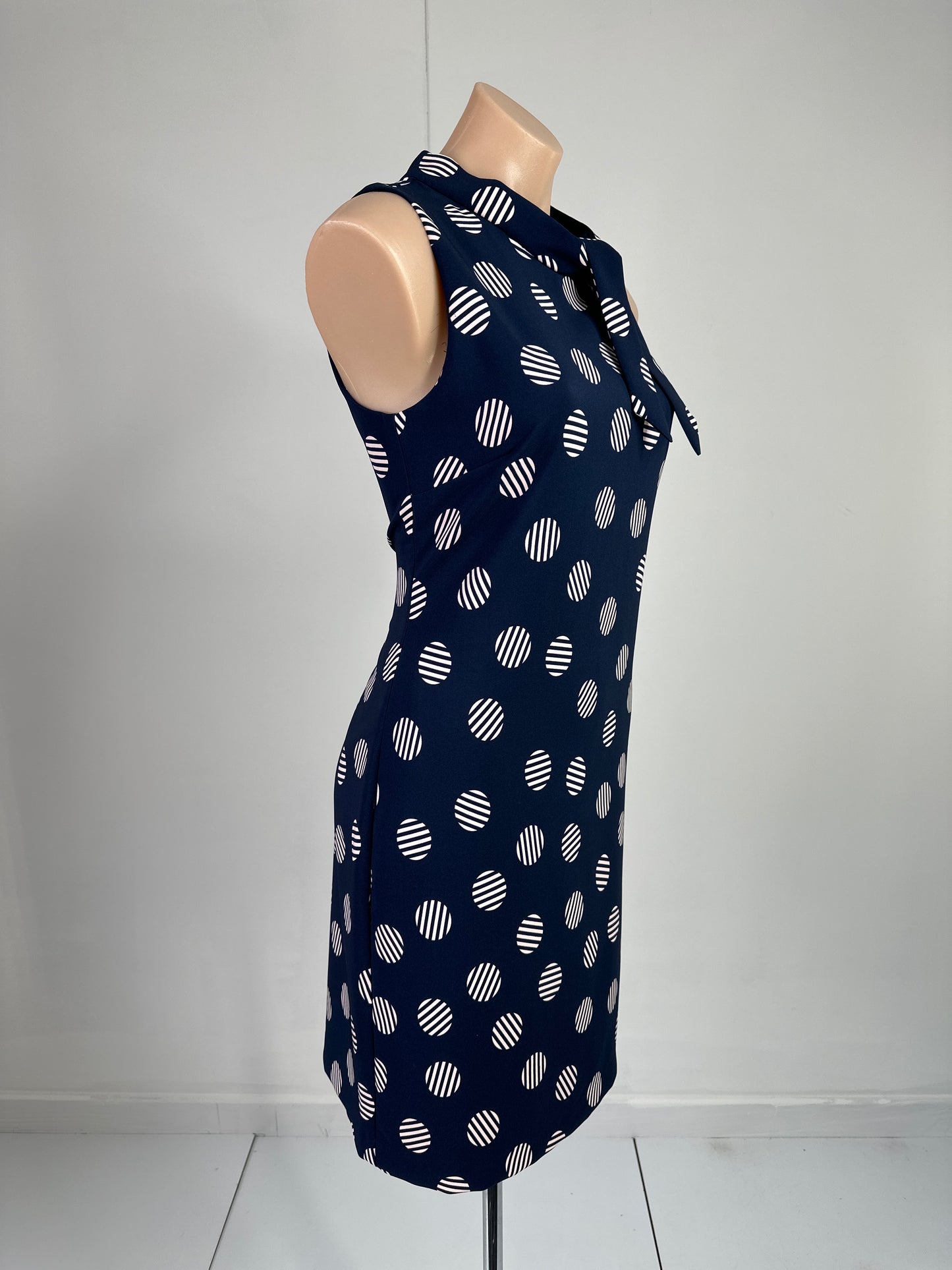 Review | dress | size 8 | knee length