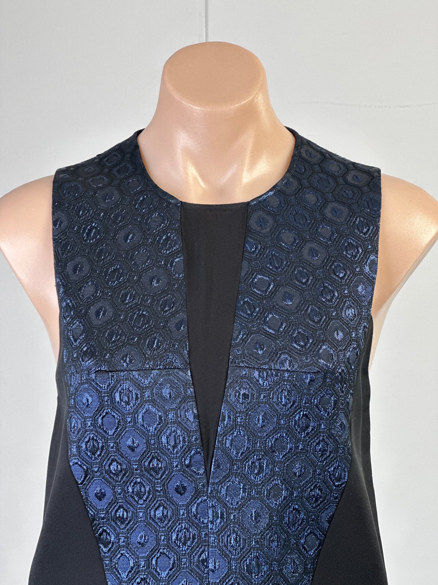 Ginger & Smart | top | size 8 | sleeveless