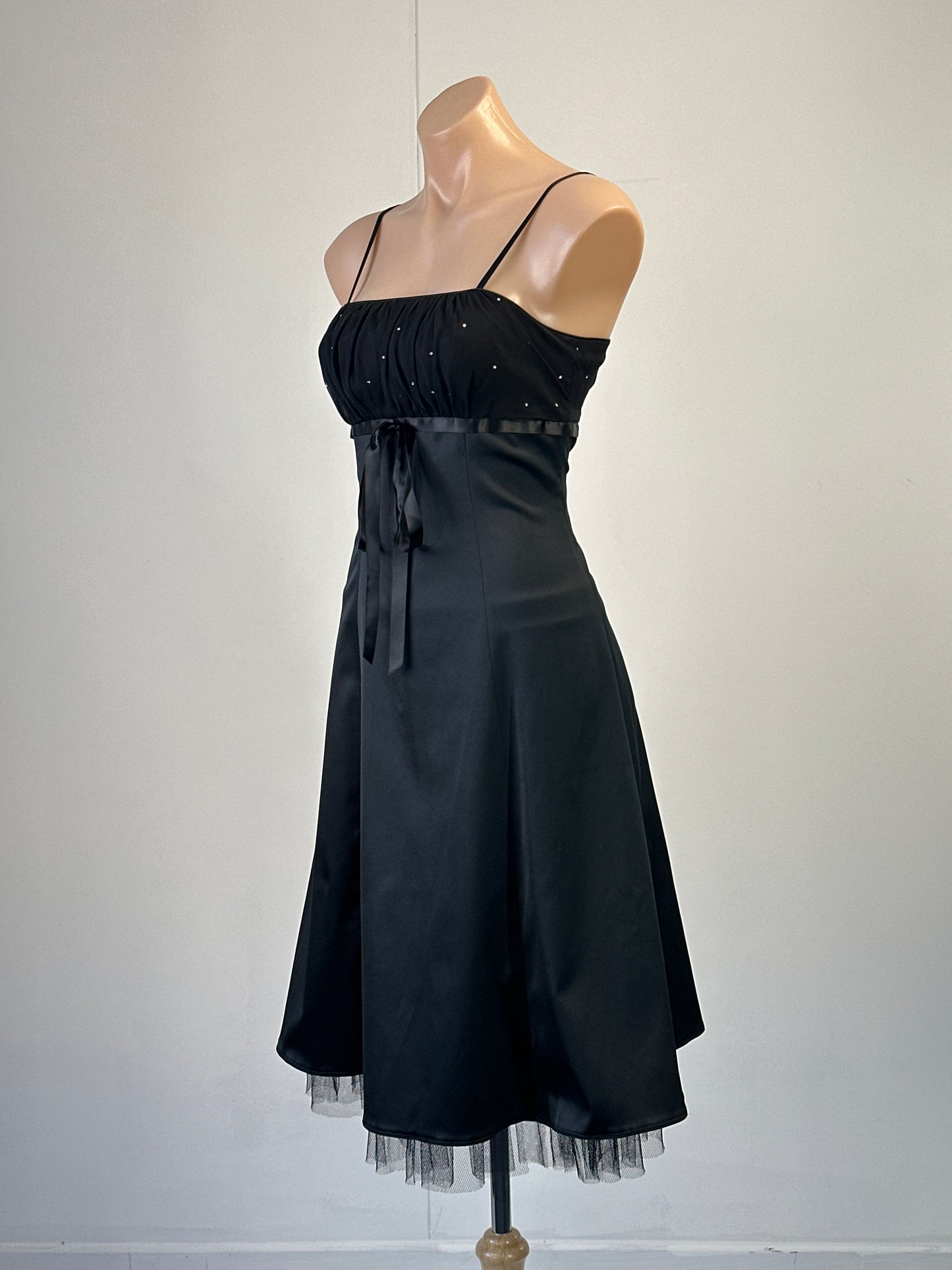 Simona | dress | size 8 | knee length | 100% silk | made in Australia 🇦🇺
