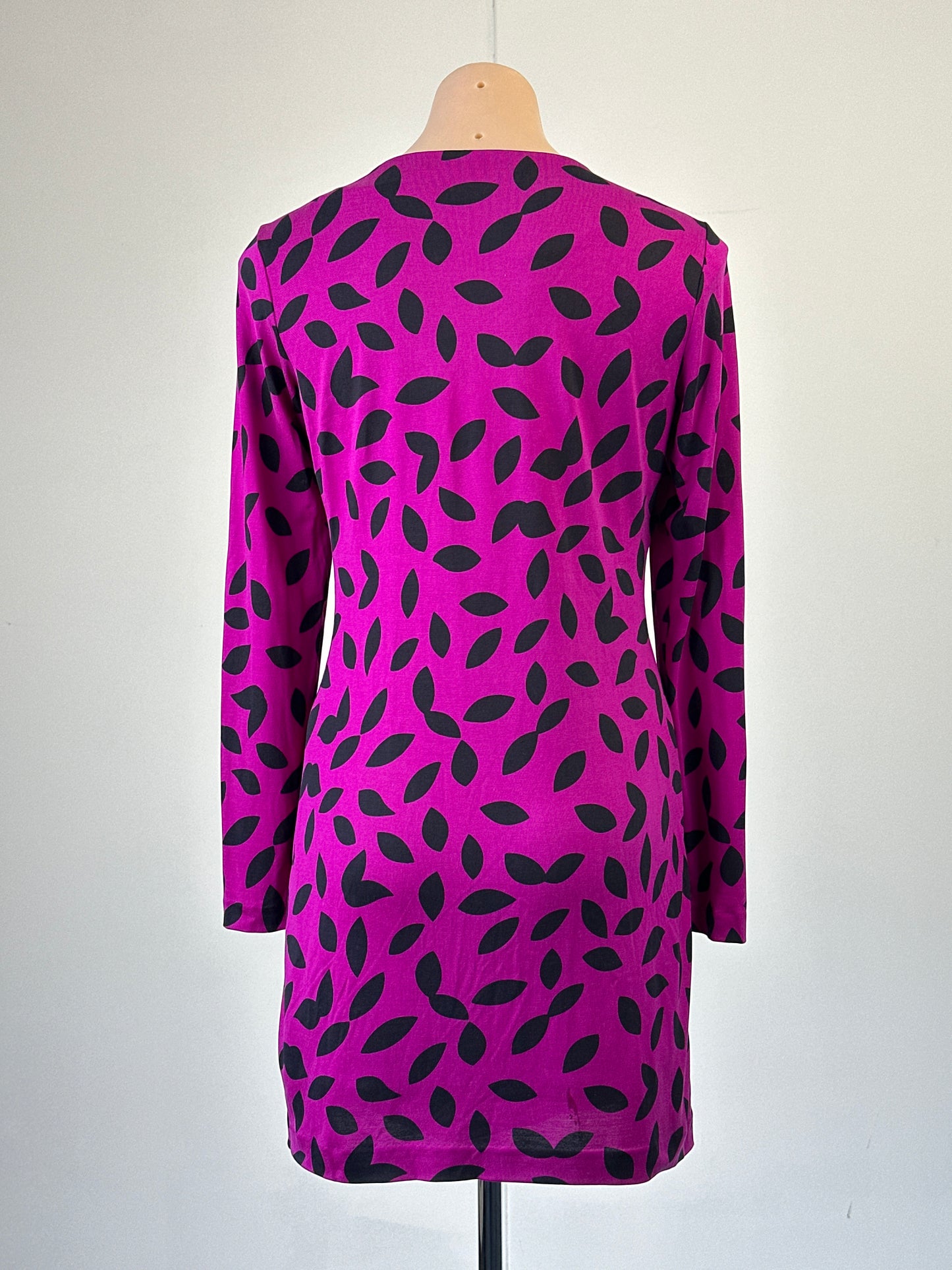 Diane von Furstenberg | New York | dress | size 8 | mini length | 100% silk