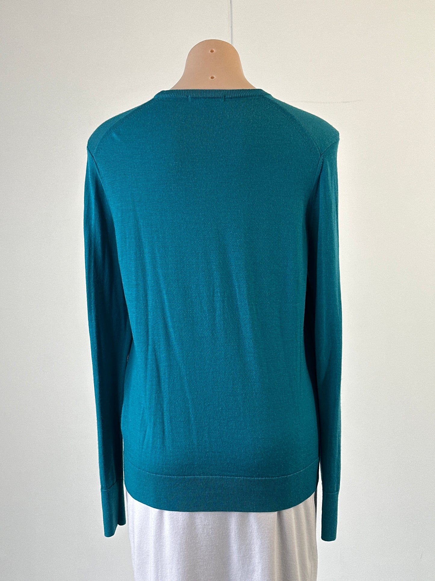 Uniqlo | sweater | size 12 | round neck | 100% wool