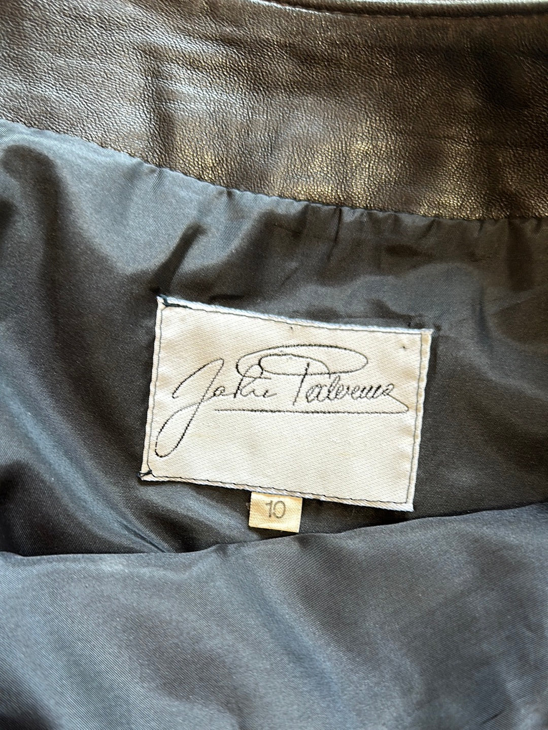 Jake Palerues | vintage 80's | skirt | size 10 | midi length | leather