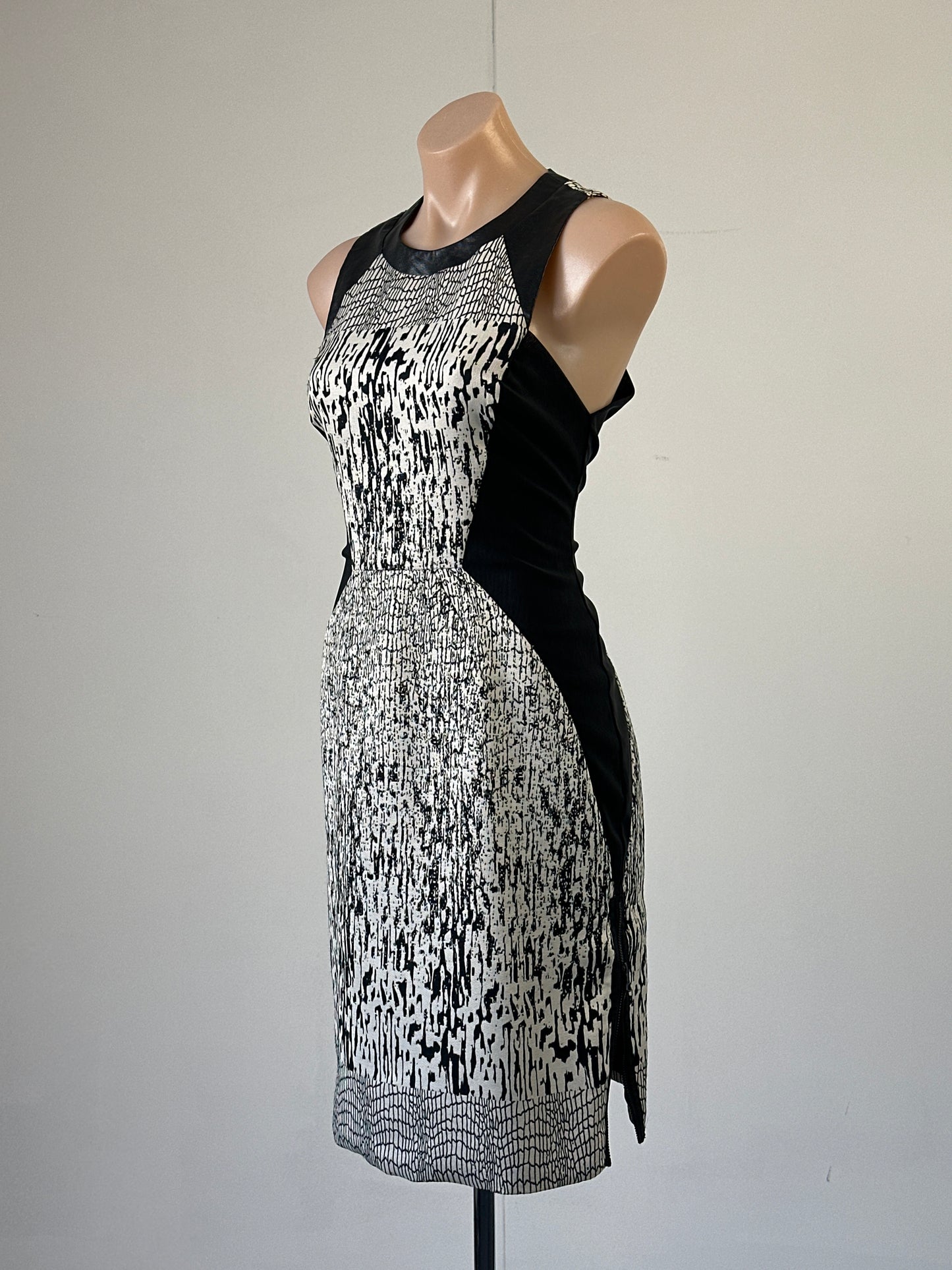 Ginger & Smart | dress | size 10 | knee length | made in Australia 🇦🇺
