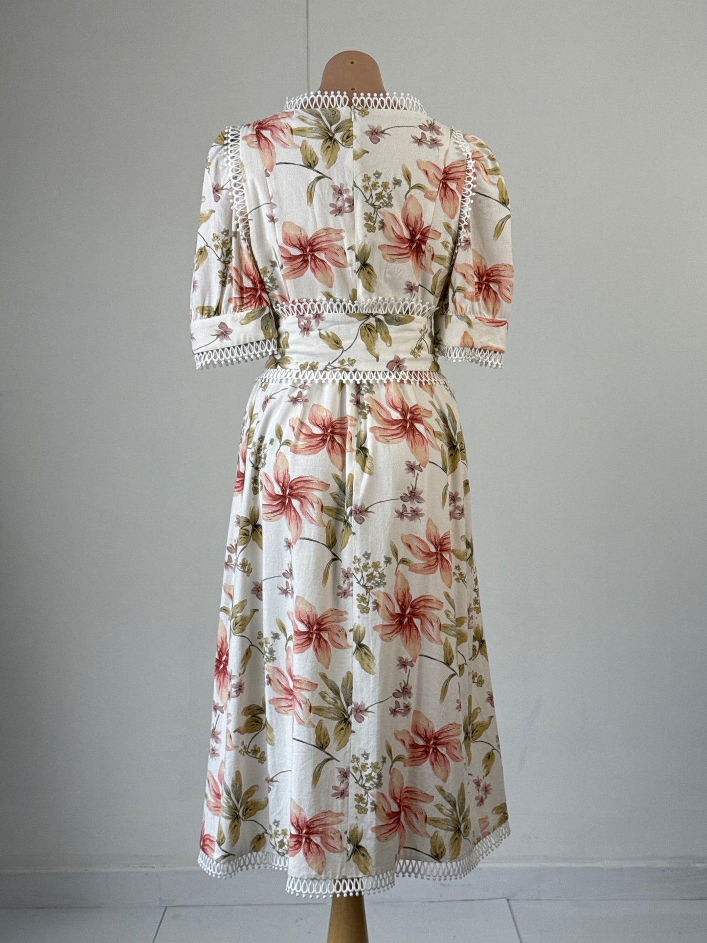 Elliatt | dress | size 16 | maxi length | linen cotton blend | new with tags