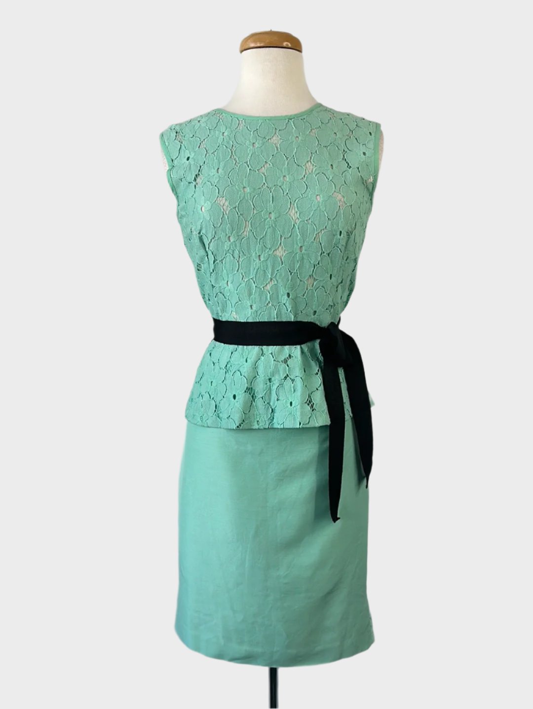 Sandra Angelozzi | Canada | skirt & top set | size 12 | knee length