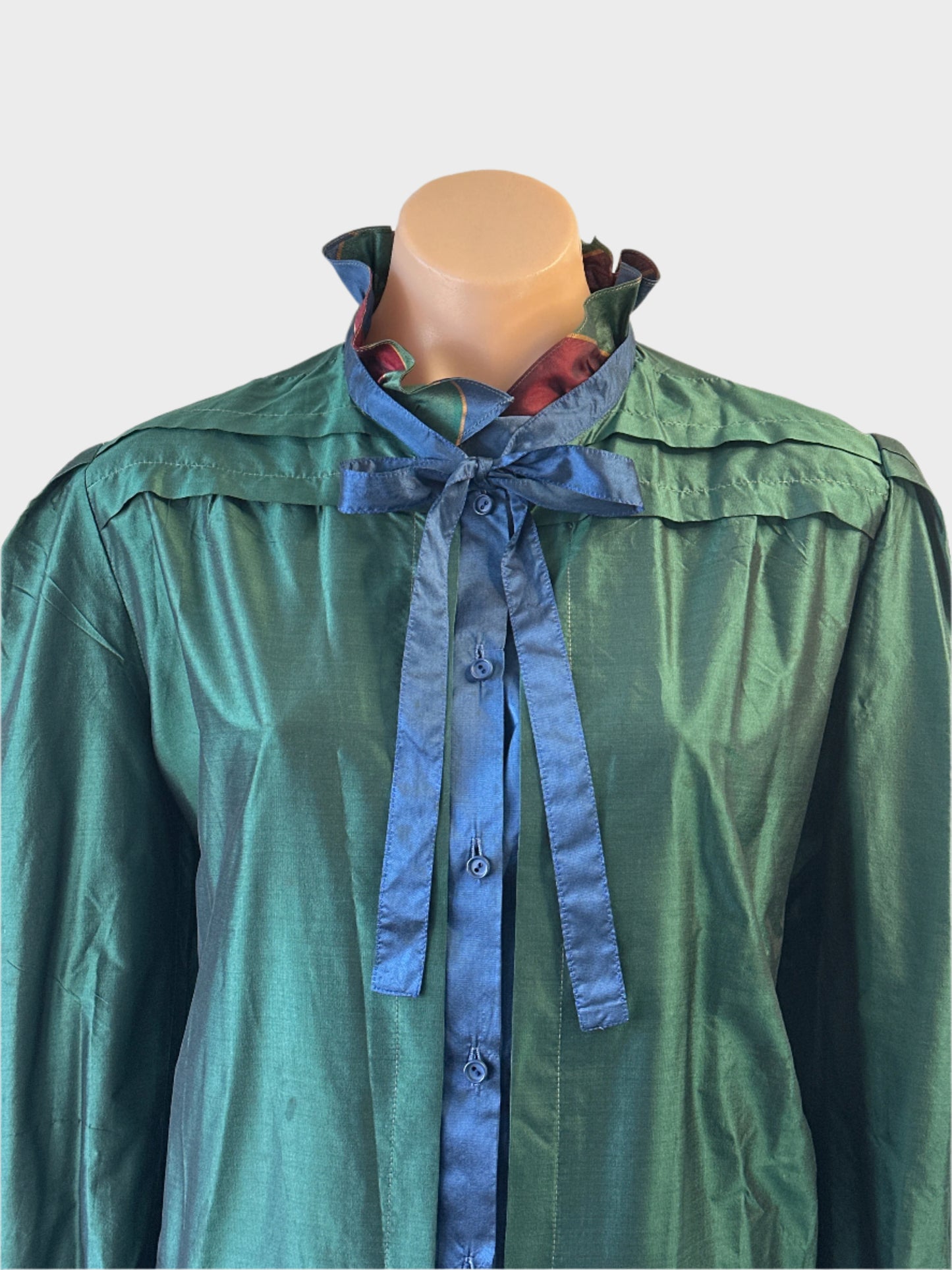 Alan Austin | France | vintage 80's | shirt | size 12 | long sleeve | 100% silk | made in France