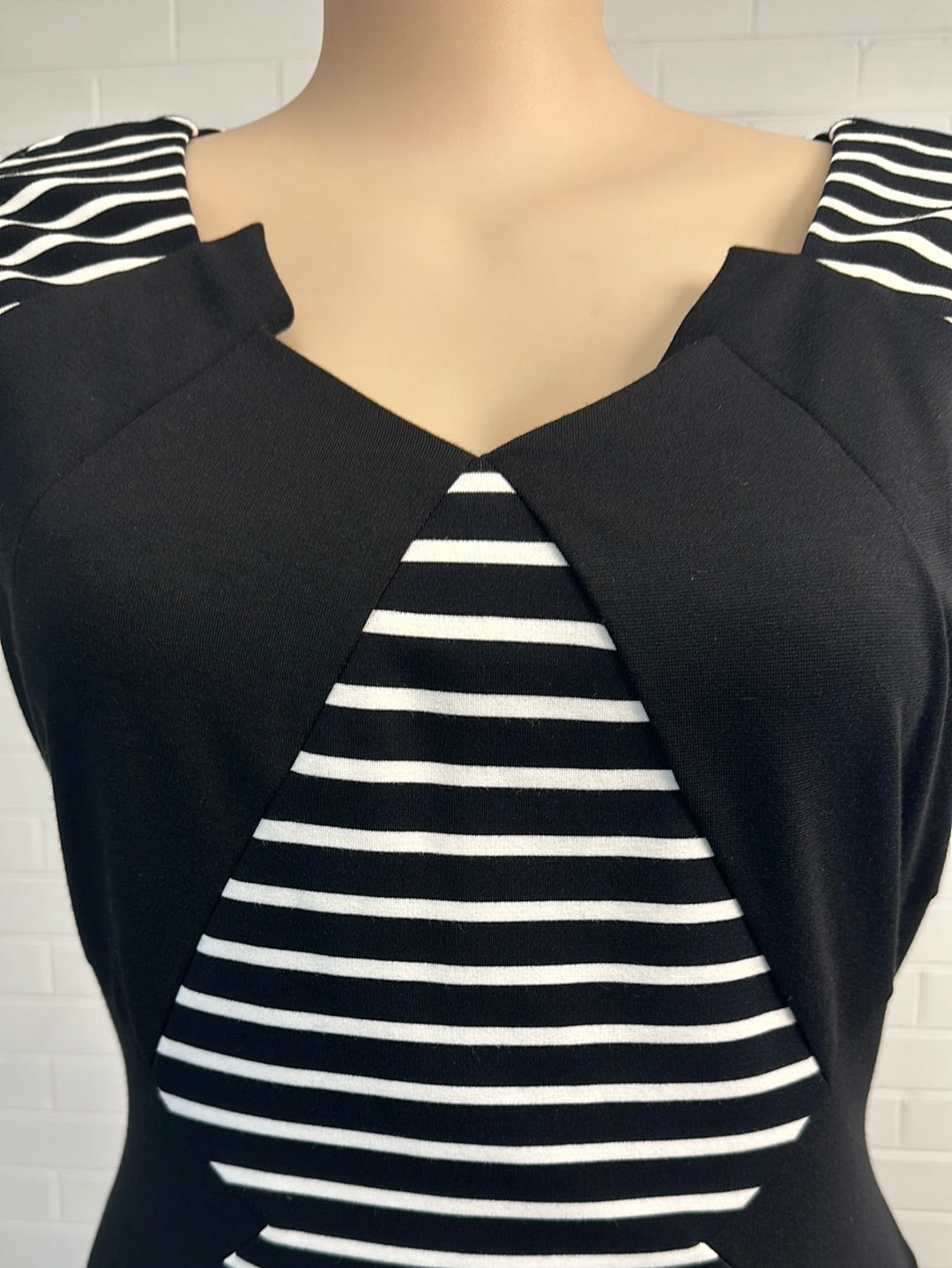 Howard Showers | dress | size 14 | knee length