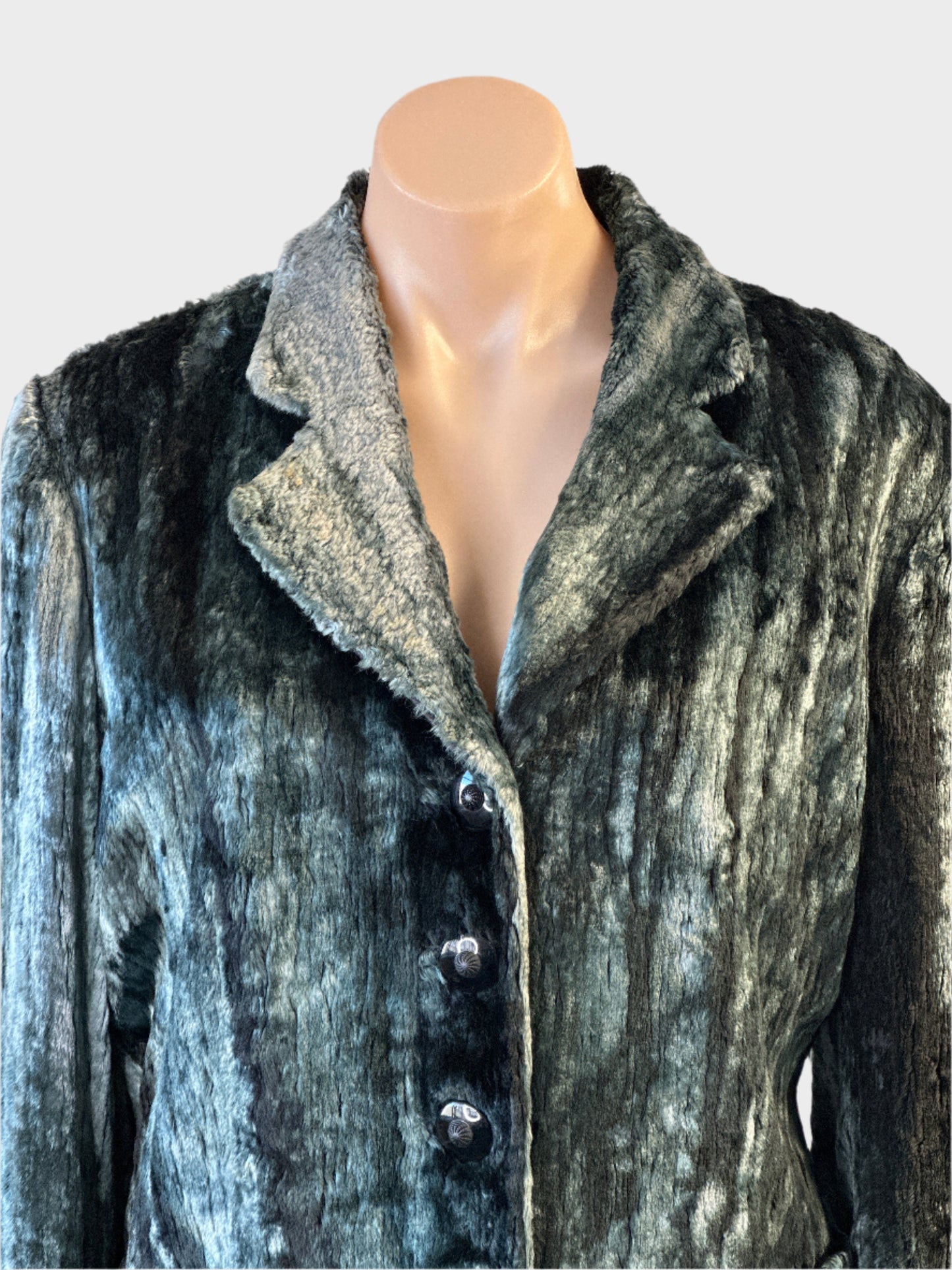 Gianfranco Ferré | Italy | vintage 80's | coat | size 12 | single breasted | 100% wool | made in Italy