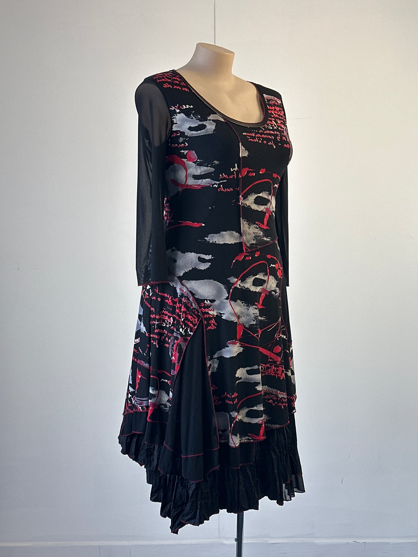 L'Officiel New Zealand | vintage 90's | dress | size 16 | midi length