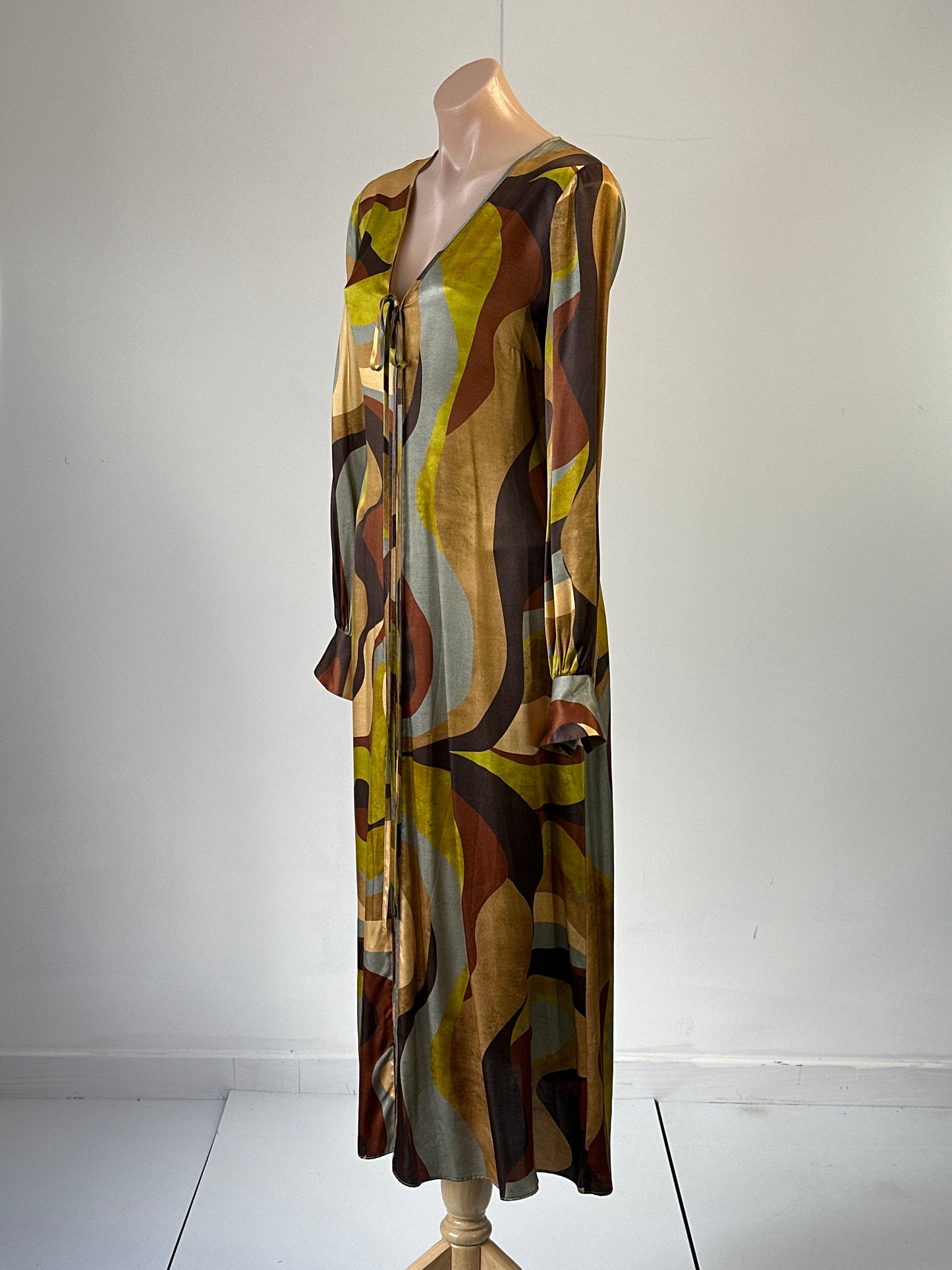 Veronika Maine | dress | size 12 | maxi length | made in Australia 🇦🇺