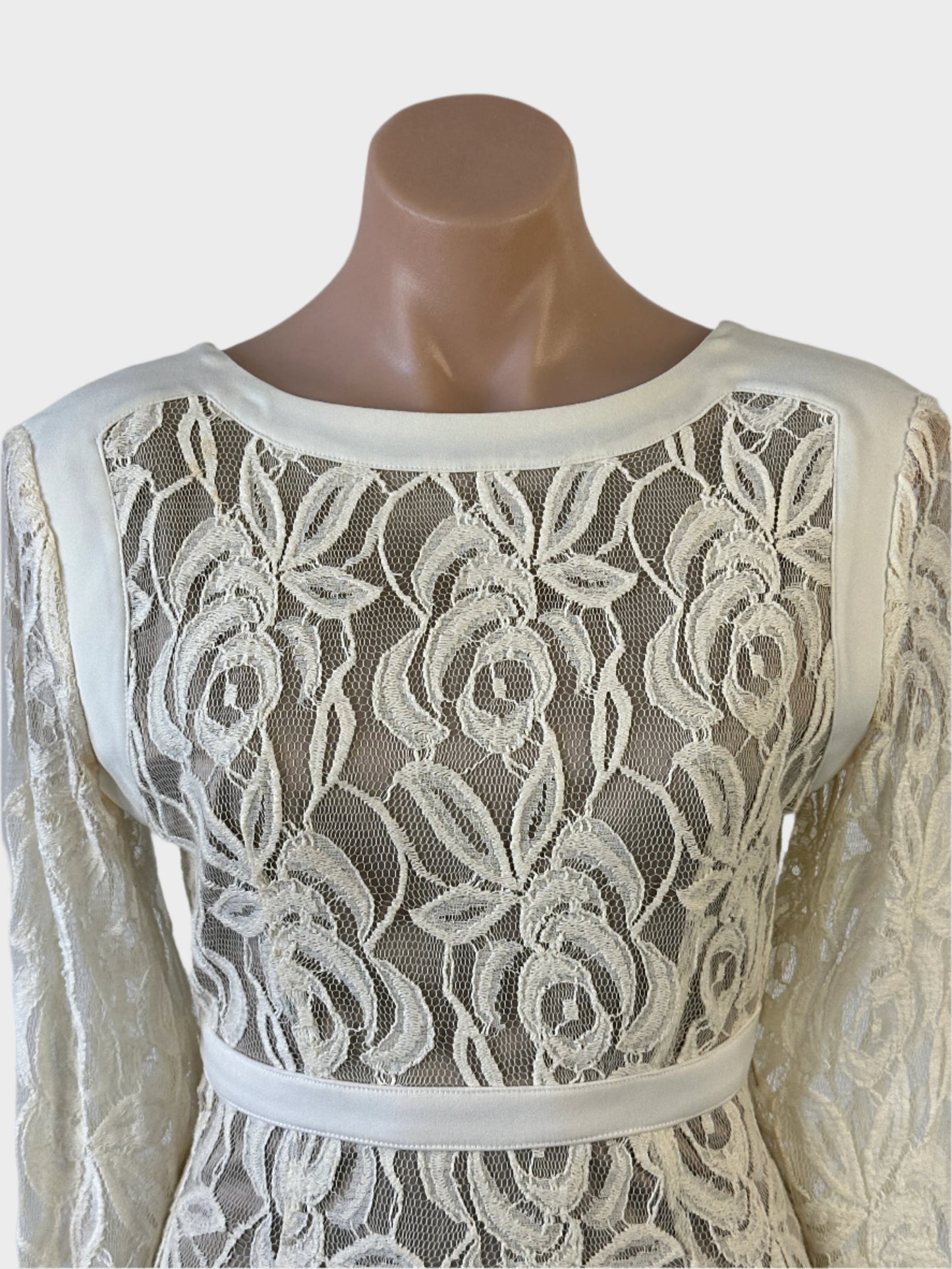 bebe | San Francisco | dress | size 10 | knee length