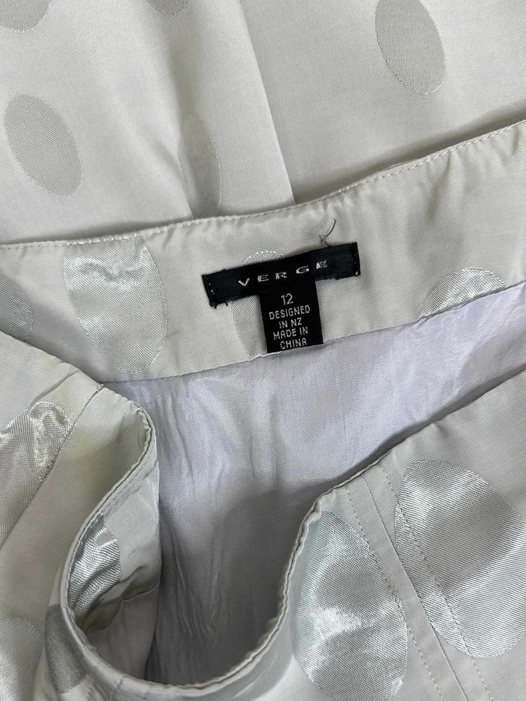 VERGE | New Zealand | skirt | size 12 | knee length