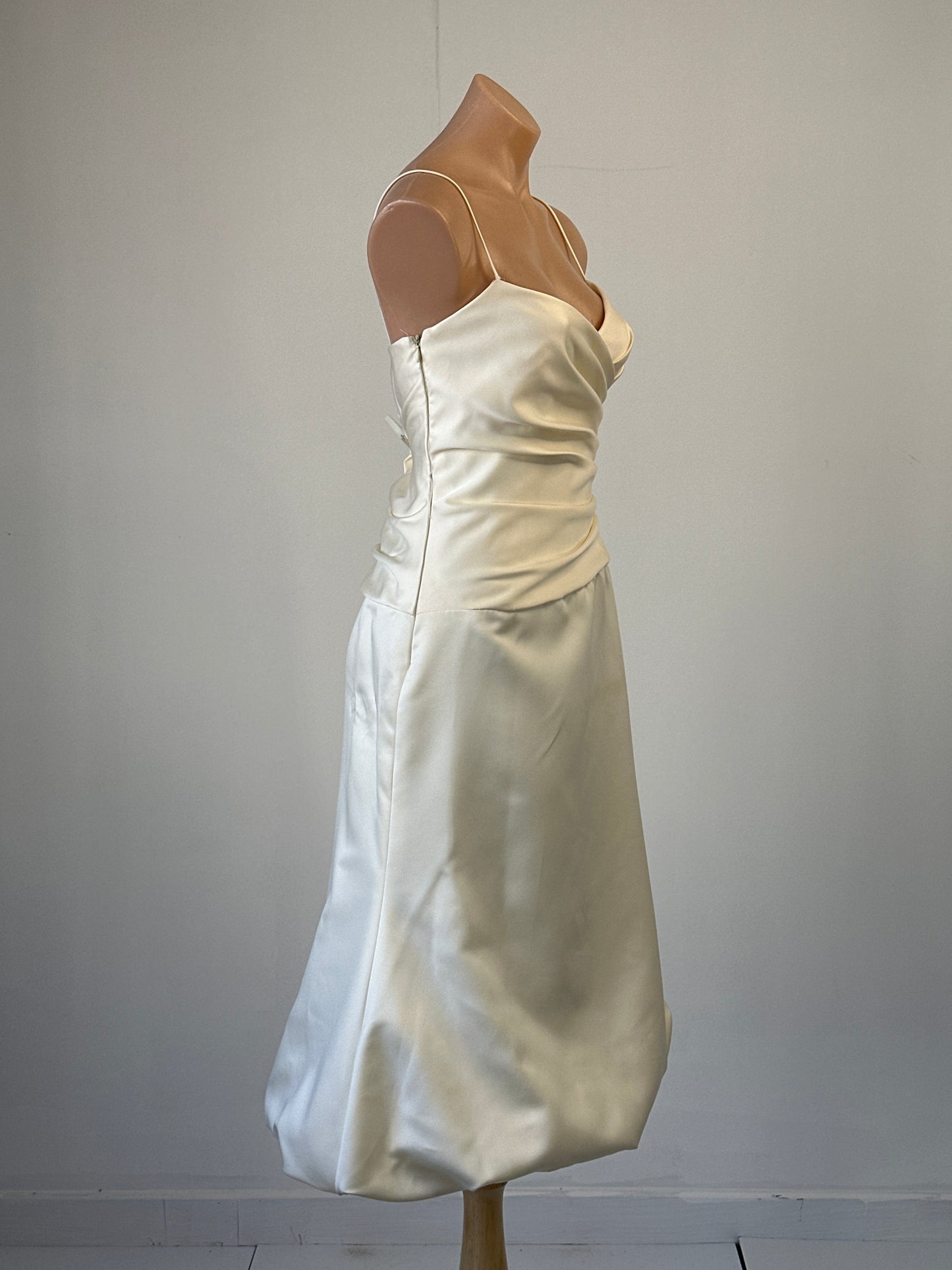 Vera Wang - Maids | New York | dress | size 8 | knee length