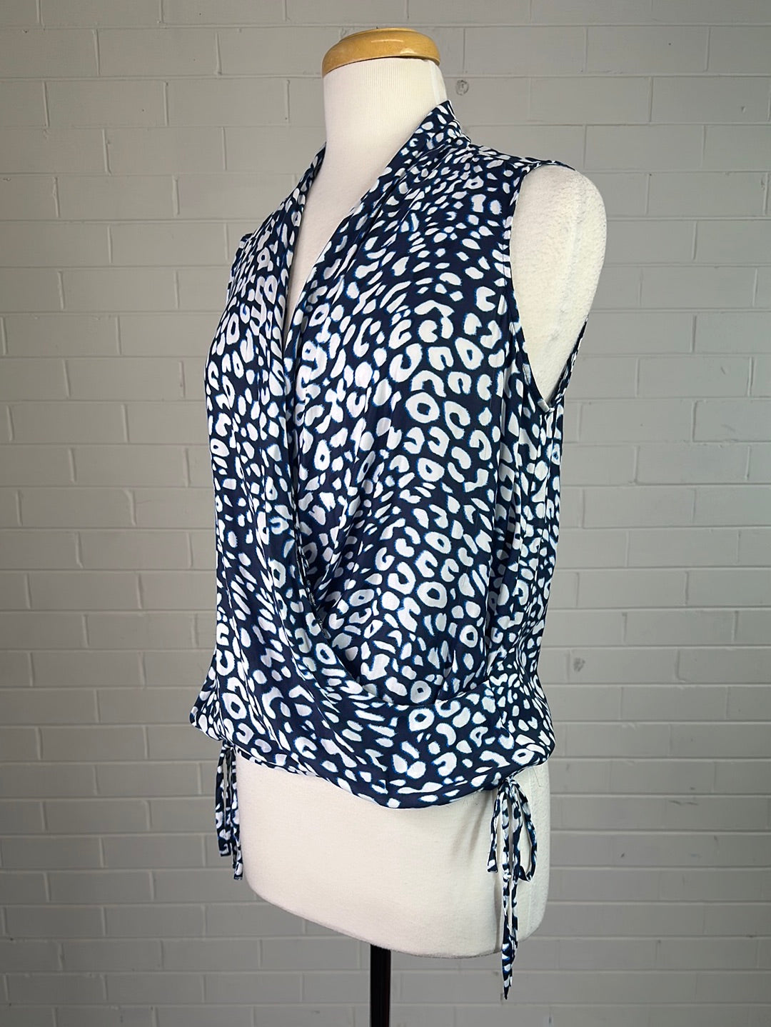 Wayne Cooper | top | size 10 | sleeveless