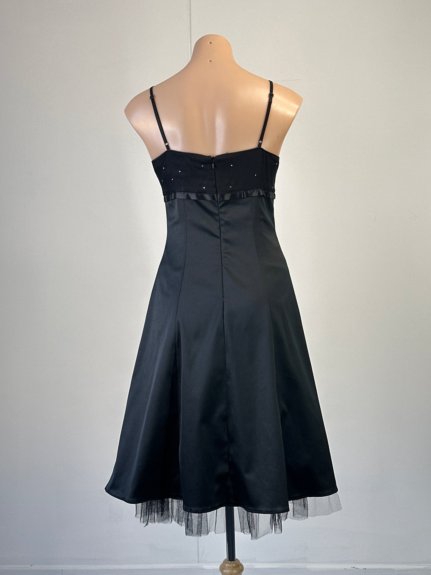 Simona | dress | size 8 | knee length | 100% silk | made in Australia 🇦🇺