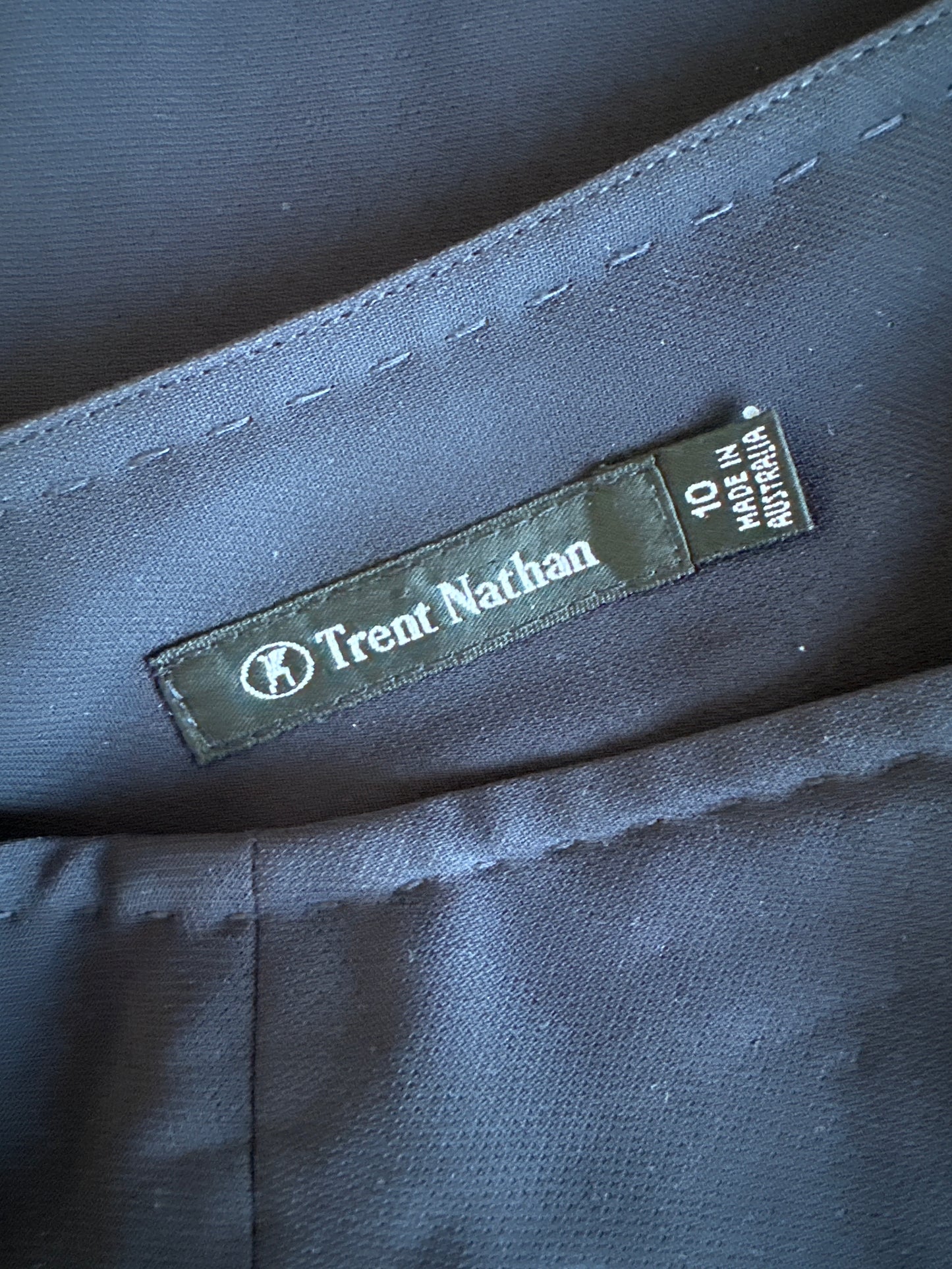 Trent Nathan | skirt | size 10 | knee length | made in Australia 🇦🇺