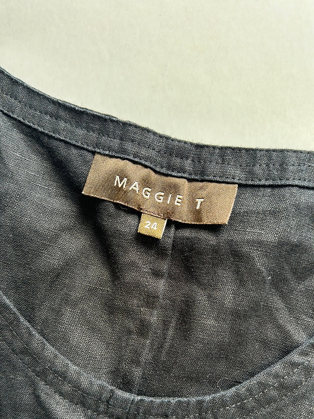 Maggie T | top | size 24 | sleeveless | 100% linen | new with tags