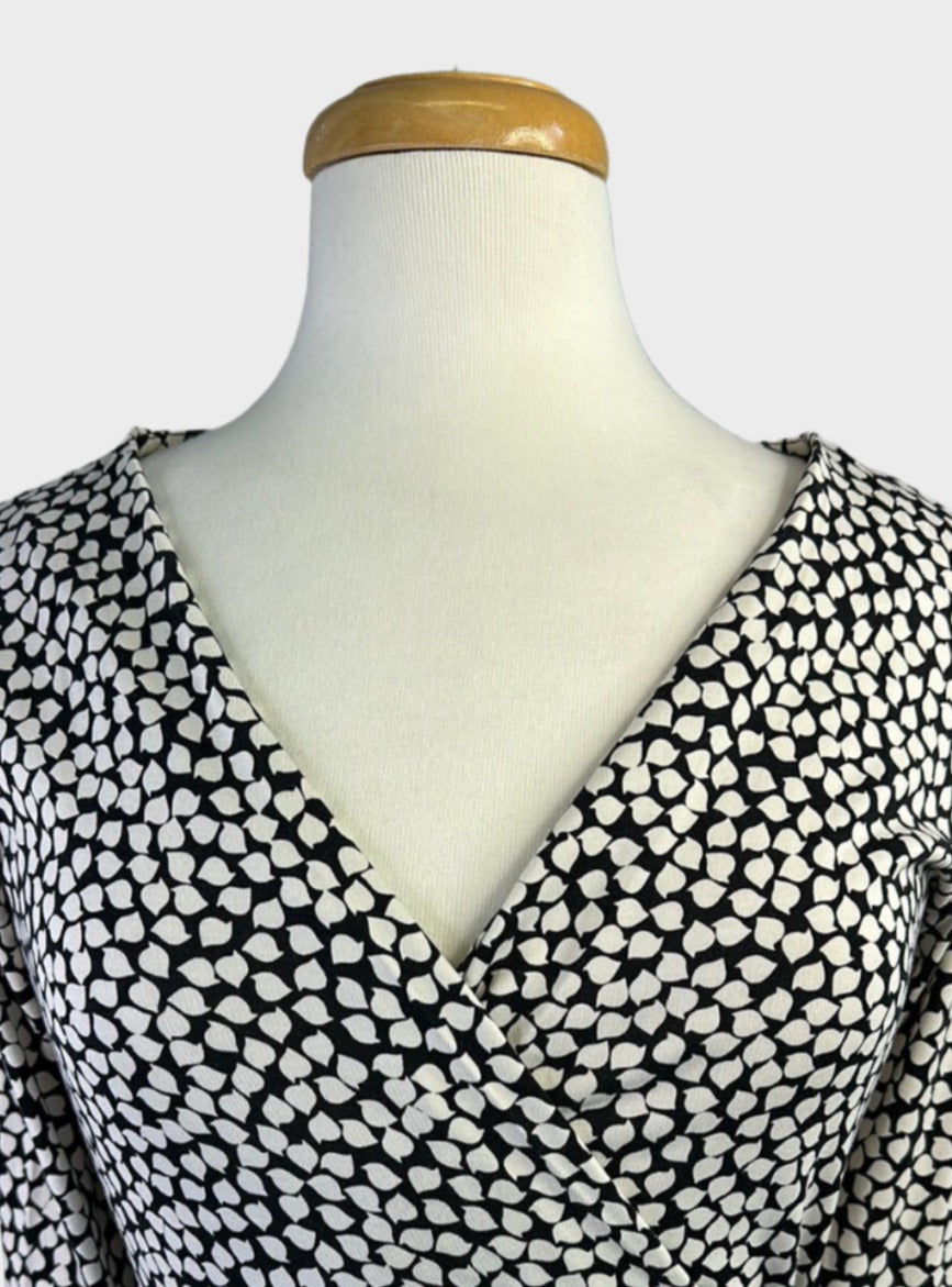 Diane von Furstenberg | New York | dress | size 8 | knee length | 100% silk