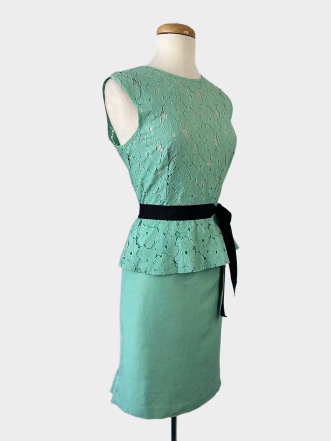 Sandra Angelozzi | Canada | skirt & top set | size 12 | knee length