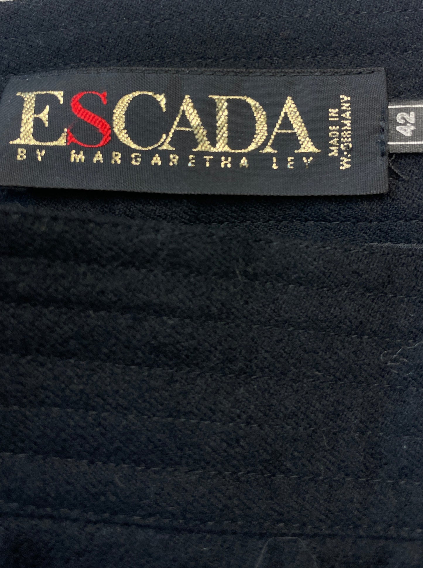 Escada | Munich | vintage 80's | skirt | size 10 | midi length | 100% wool | made in West Germany