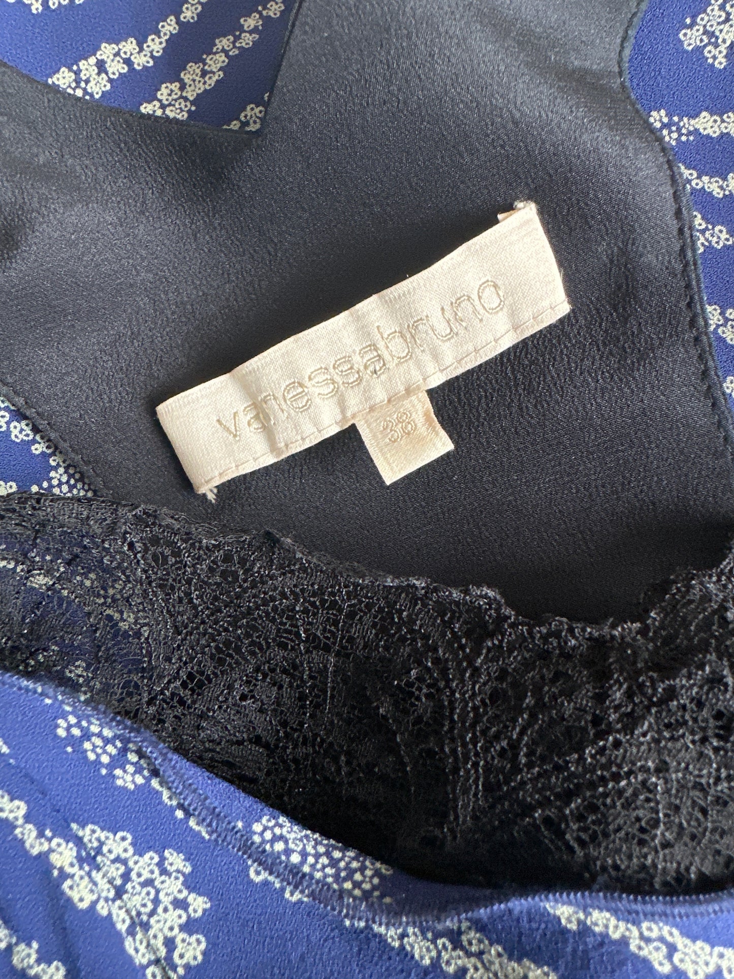 Vanessa Bruno | Paris | dress | size 8 | knee length | 100% silk