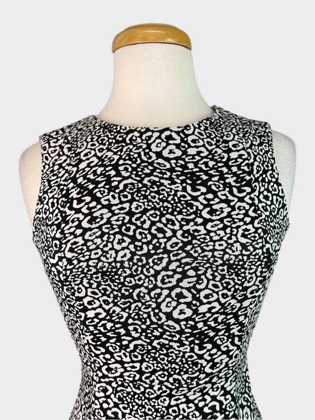 Calvin Klein | US | dress | size 8 | knee length