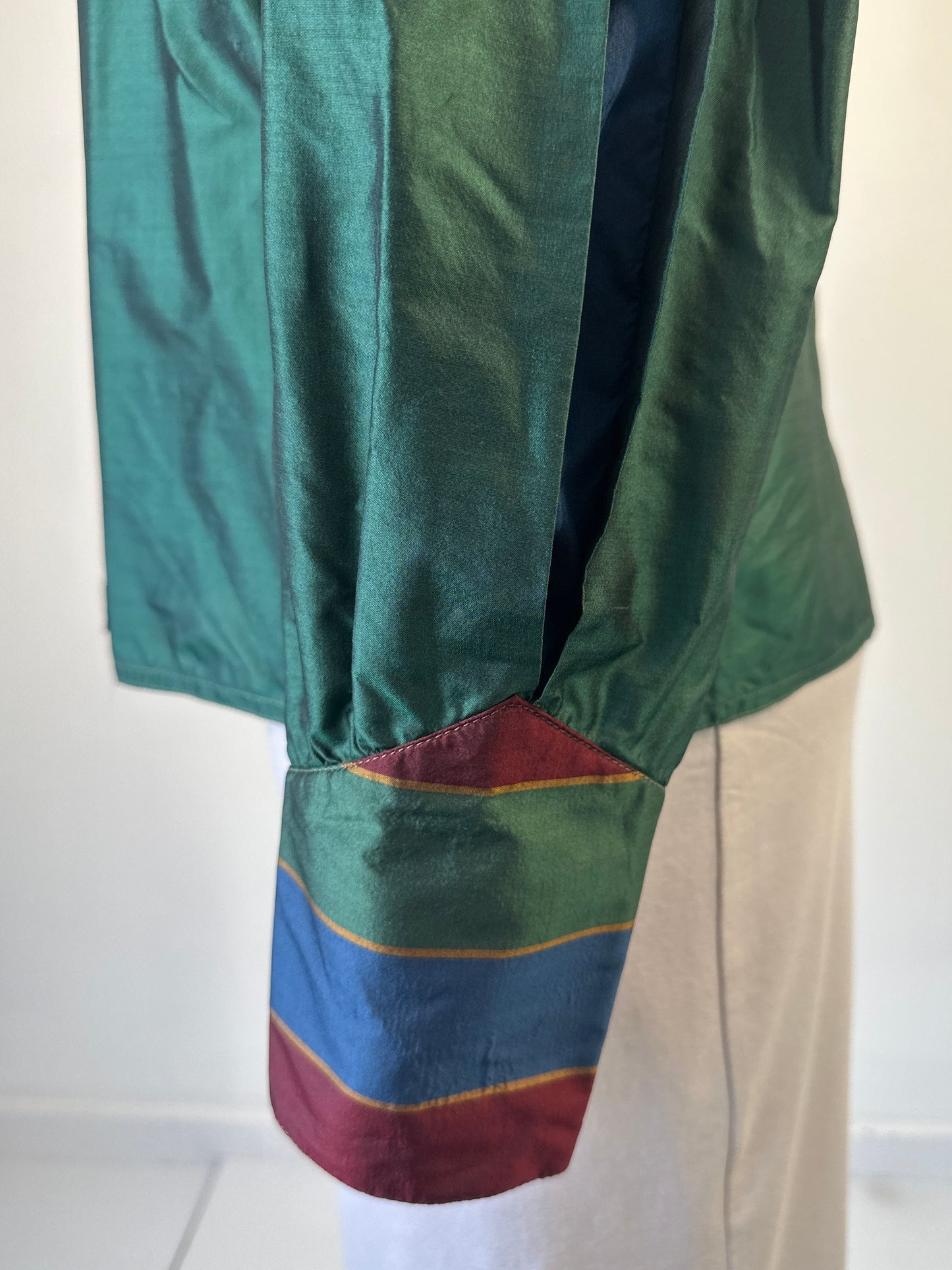Alan Austin | France | vintage 80's | shirt | size 12 | long sleeve | 100% silk | made in France
