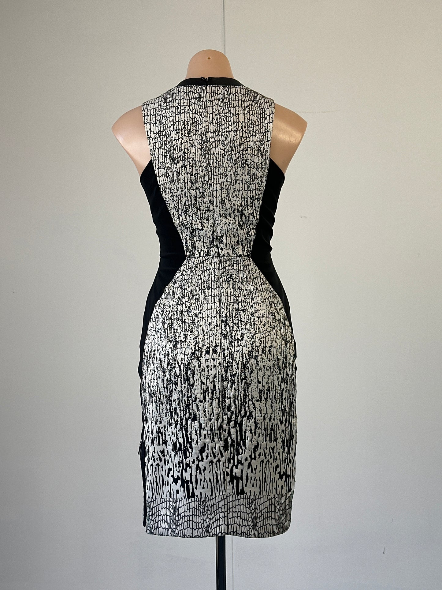 Ginger & Smart | dress | size 10 | knee length | made in Australia 🇦🇺