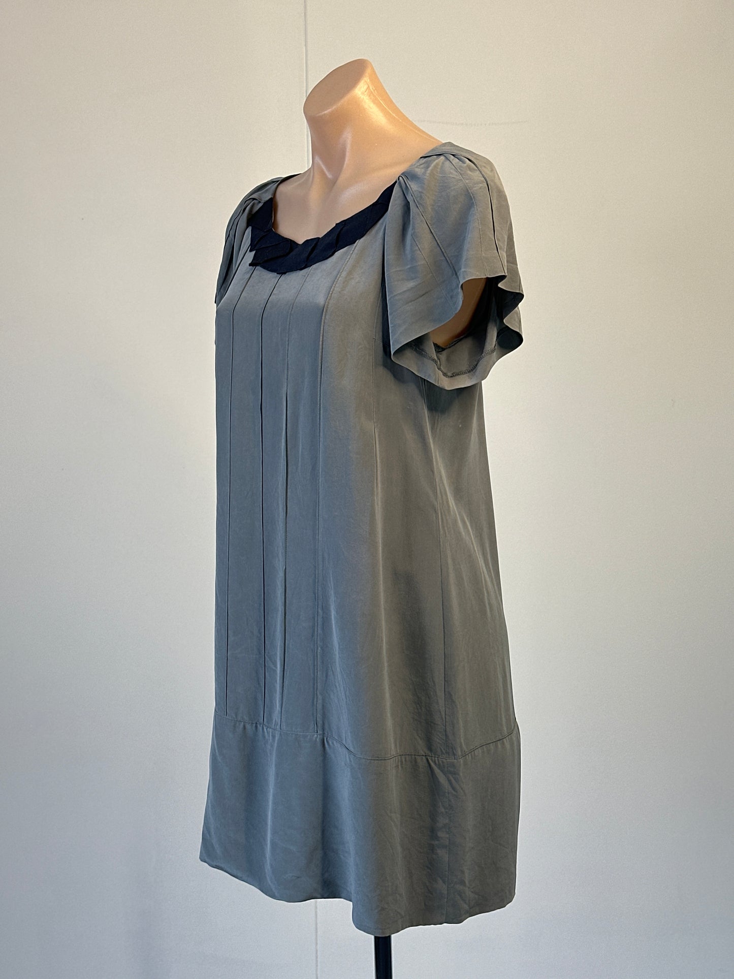 Veronika Maine | dress | size 10 | knee length | 100% silk