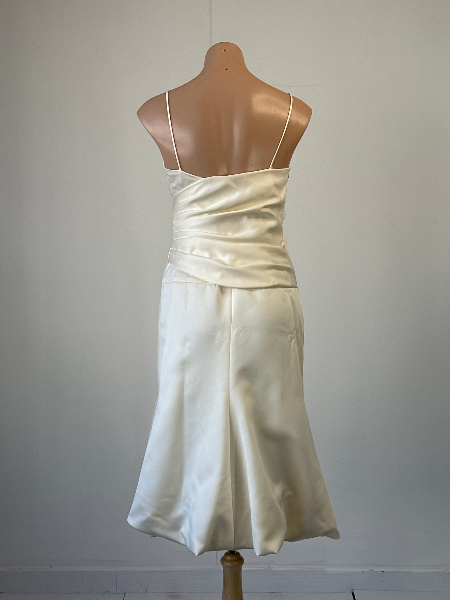 Vera Wang - Maids | New York | dress | size 8 | knee length
