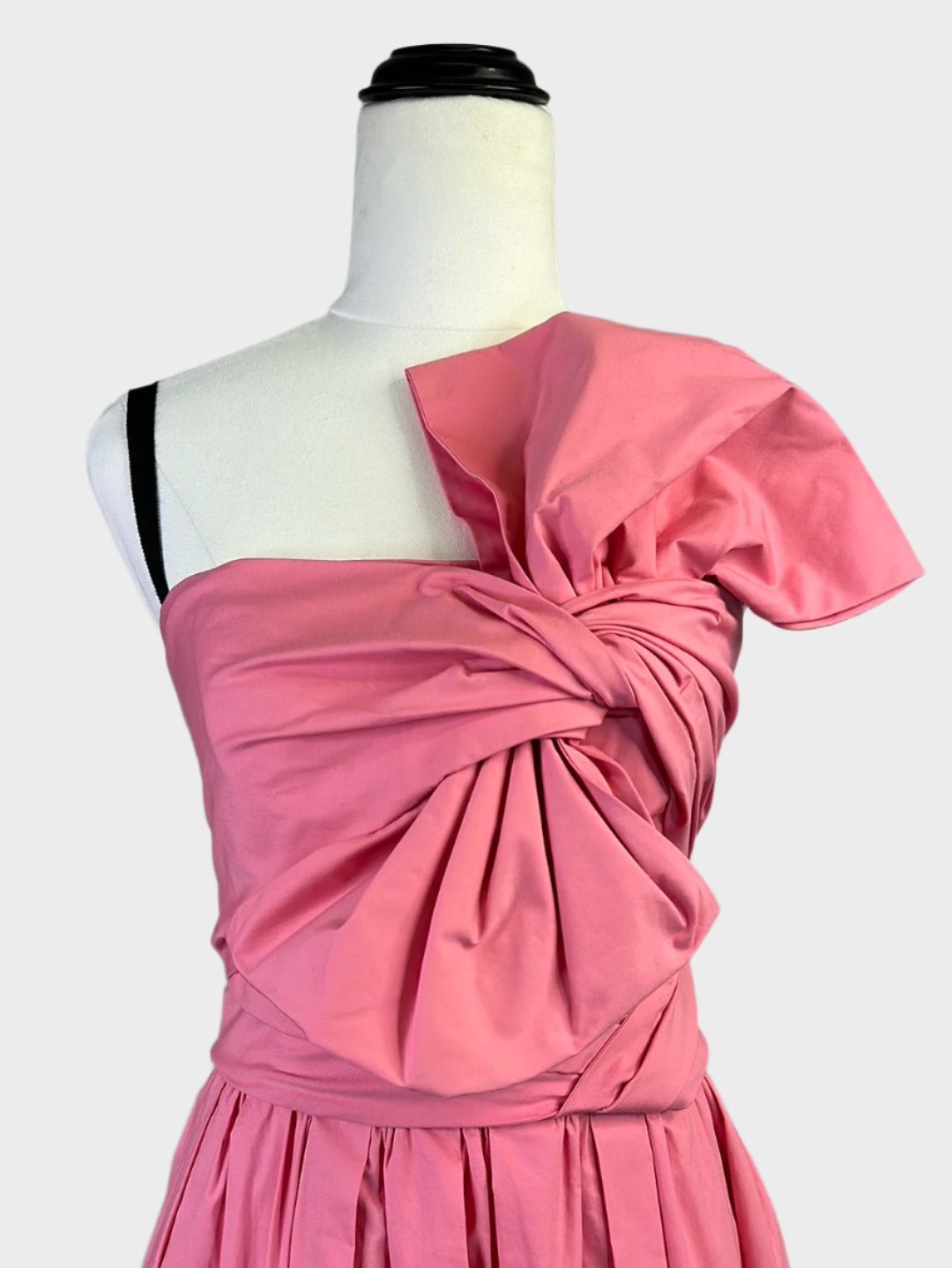 Carolina Herrera | New York | dress | size 8 | knee length | made in the USA