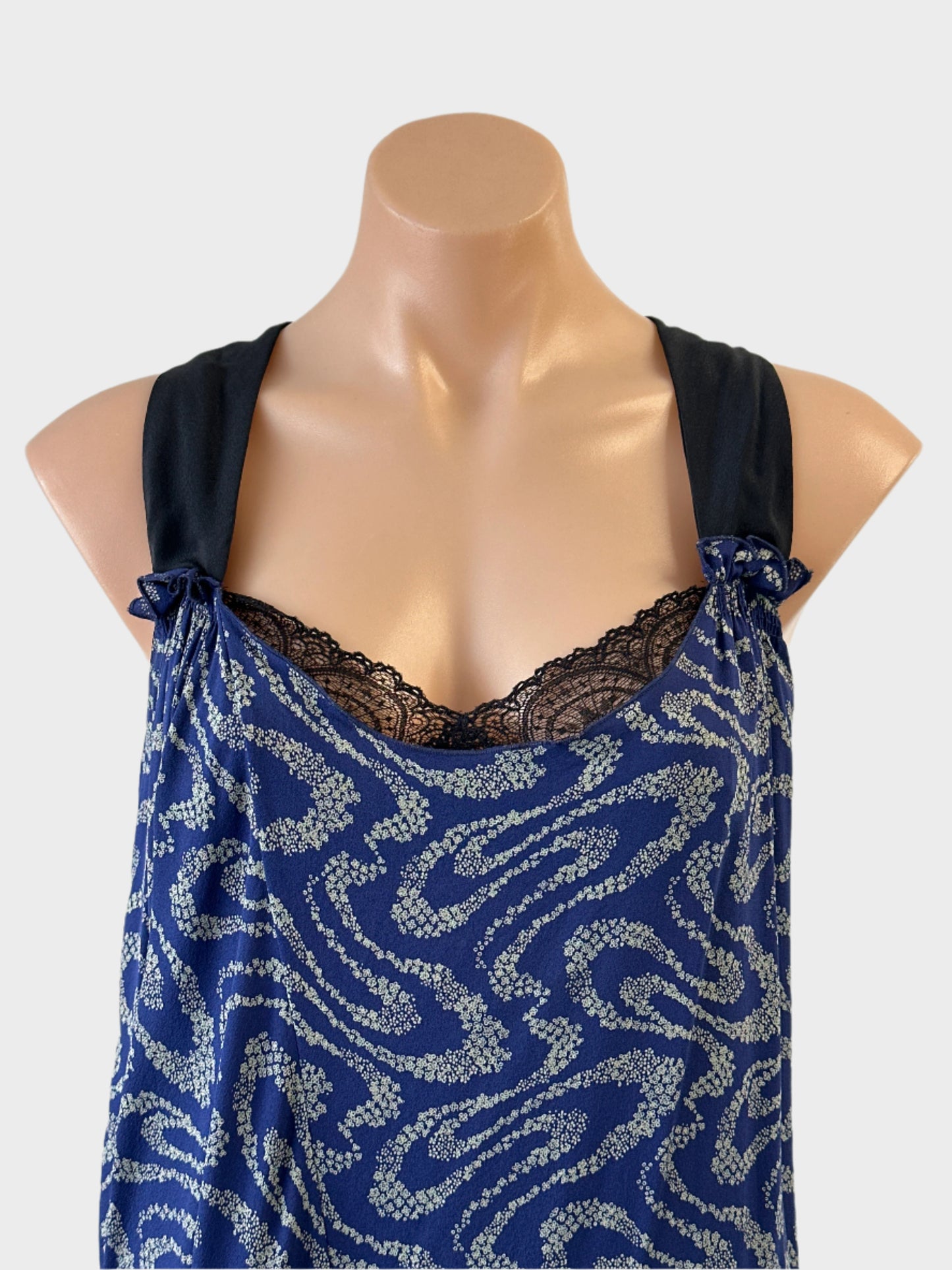 Vanessa Bruno | Paris | dress | size 8 | knee length | 100% silk
