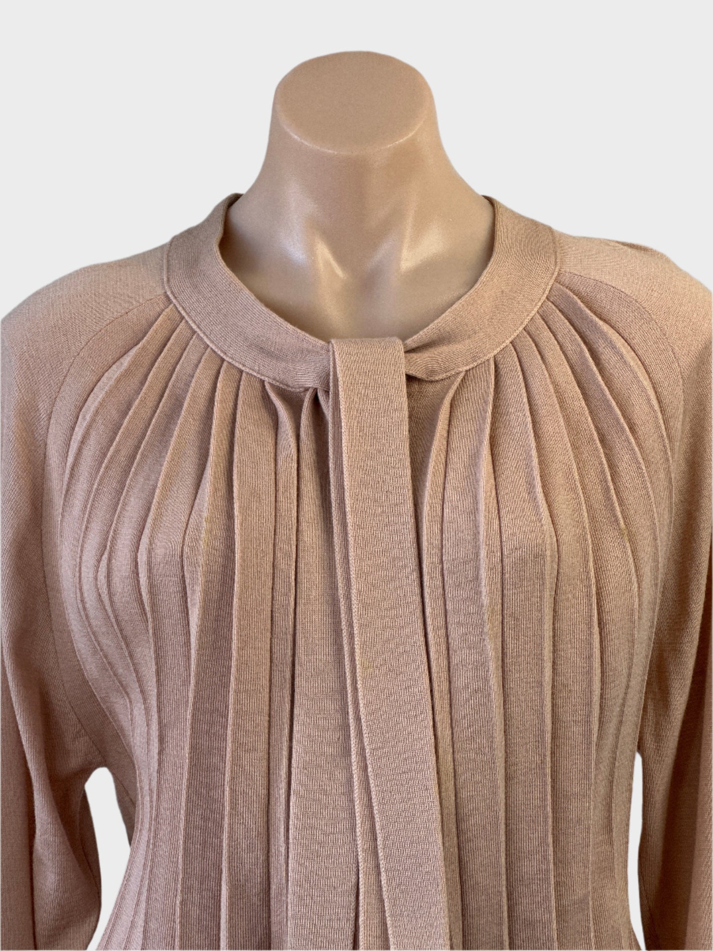 Max Mara | Italy | cardigan | size 12 | long sleeve | 100% wool