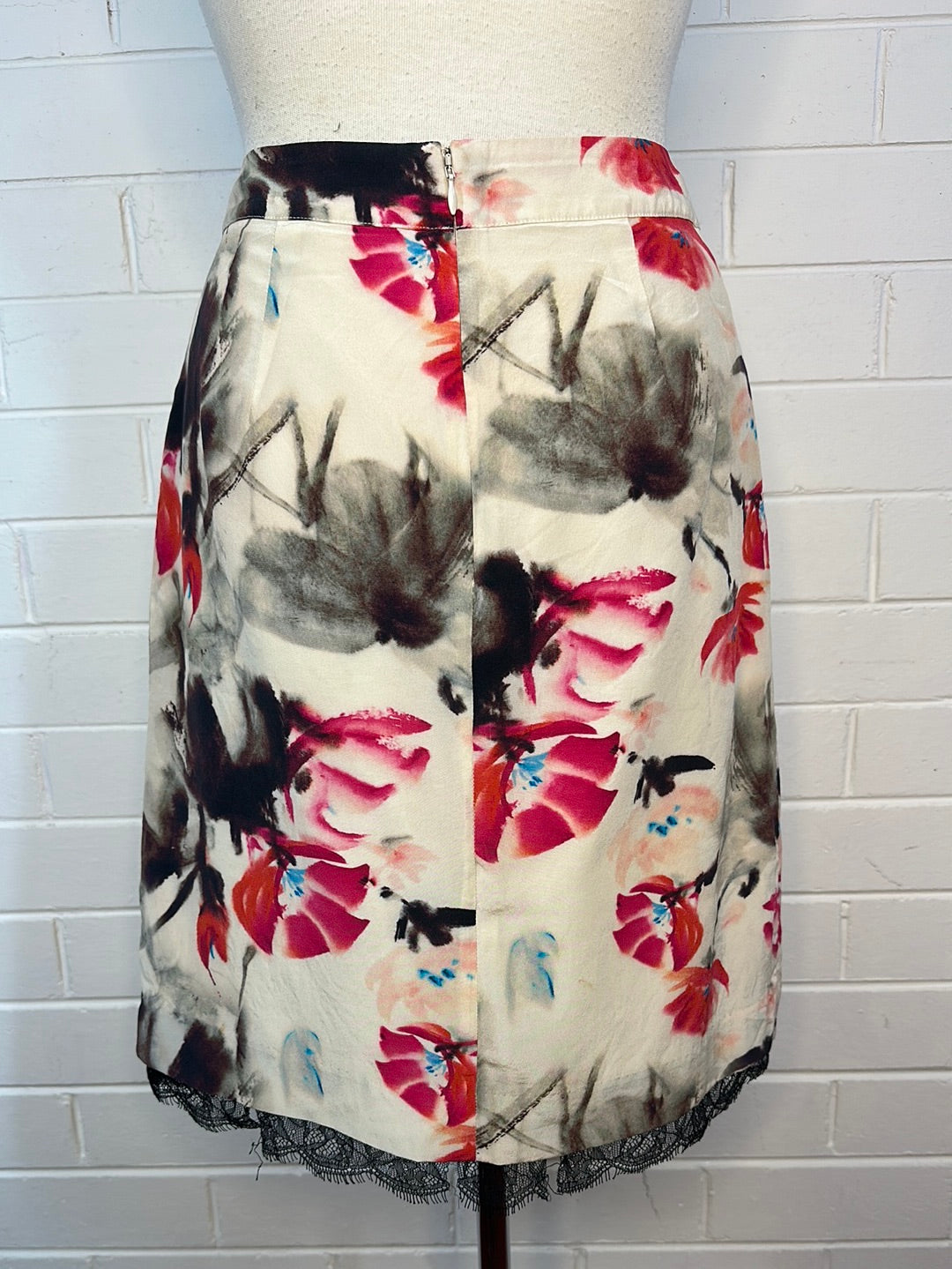 Alannah Hill | skirt | size 8 | knee length | 100% silk | made in Australia 🇦🇺