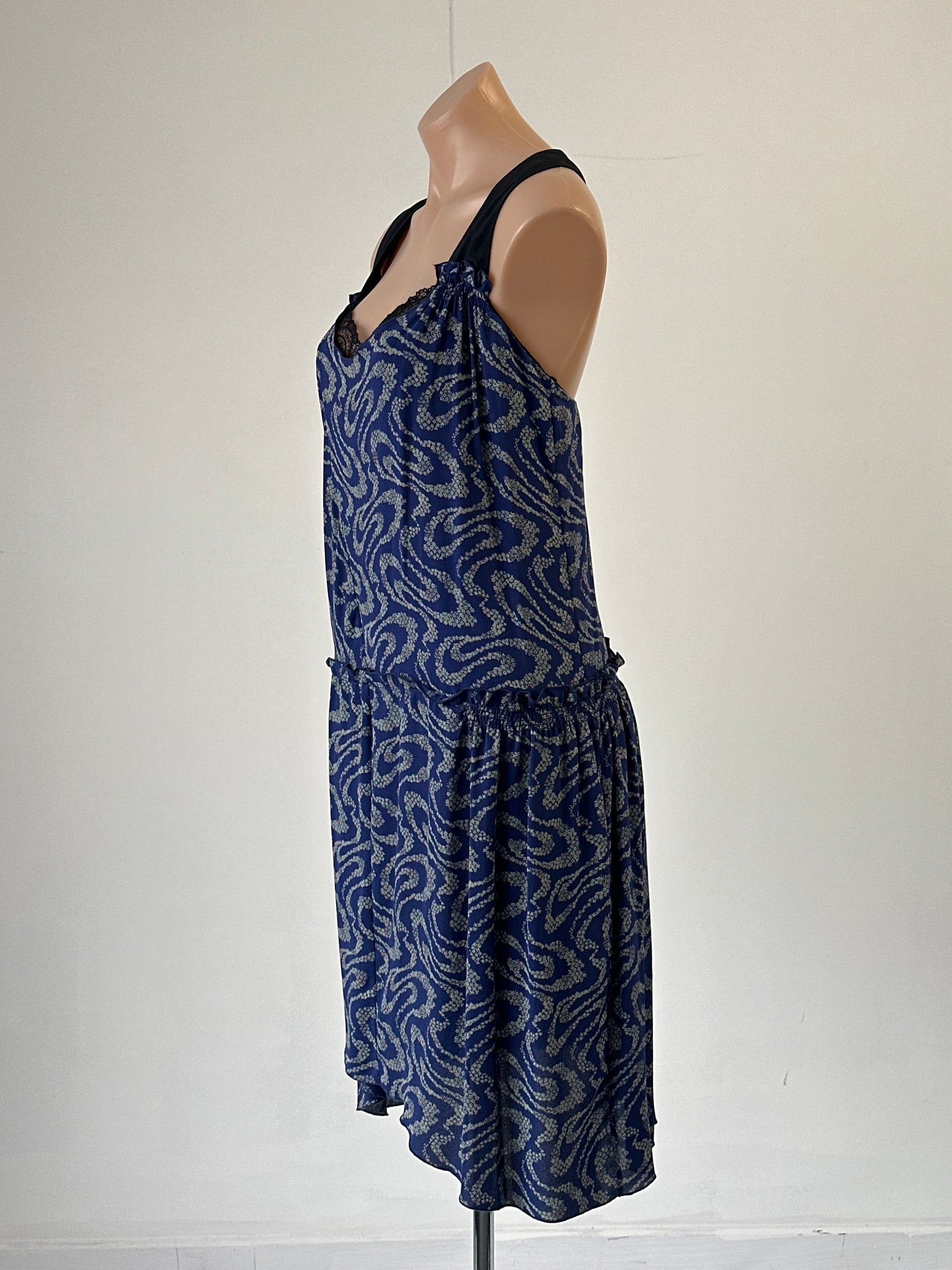 Vanessa Bruno | Paris | dress | size 8 | knee length | 100% silk