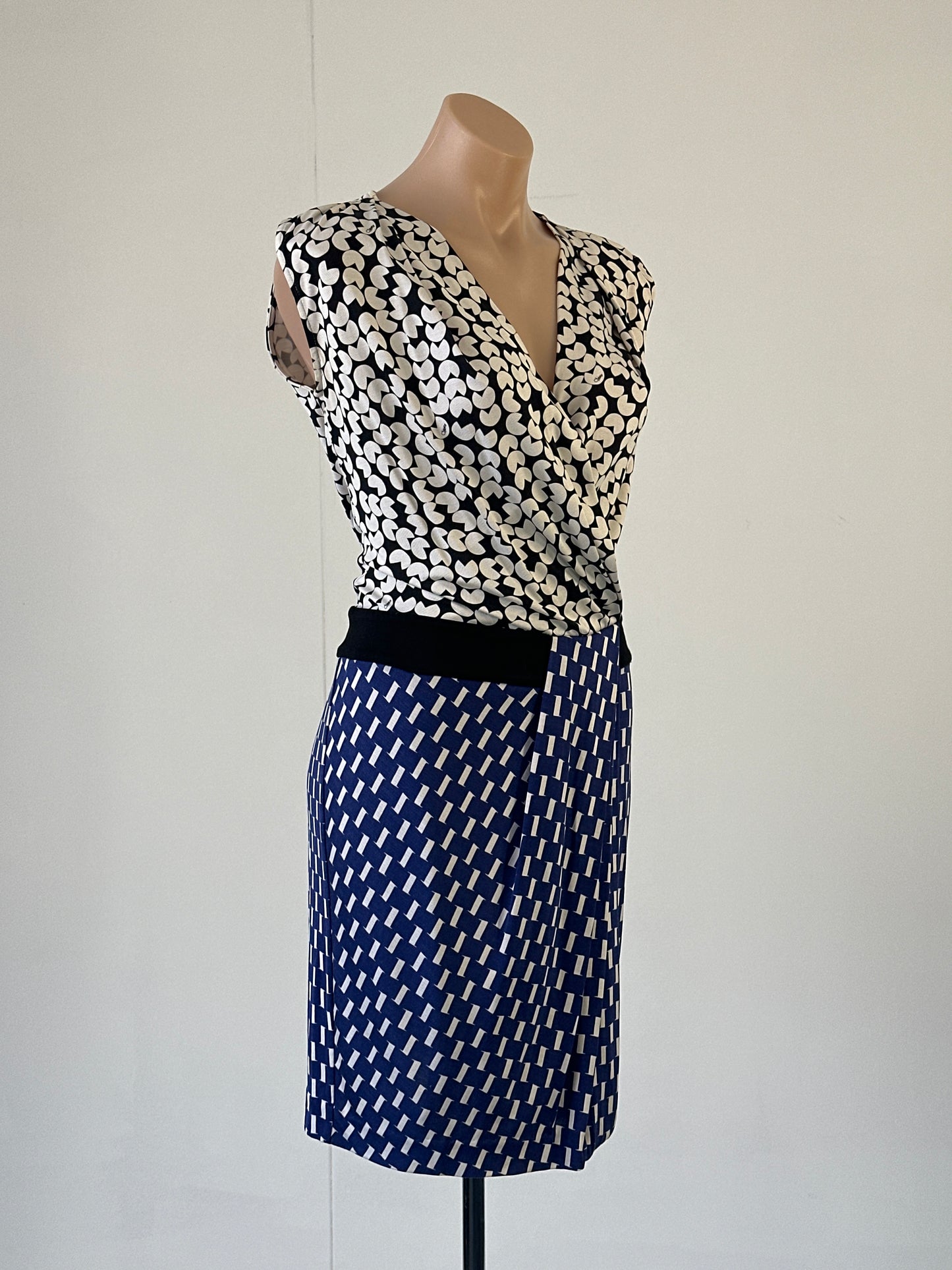 Diane von Furstenberg | New York | dress | size 8 | knee length