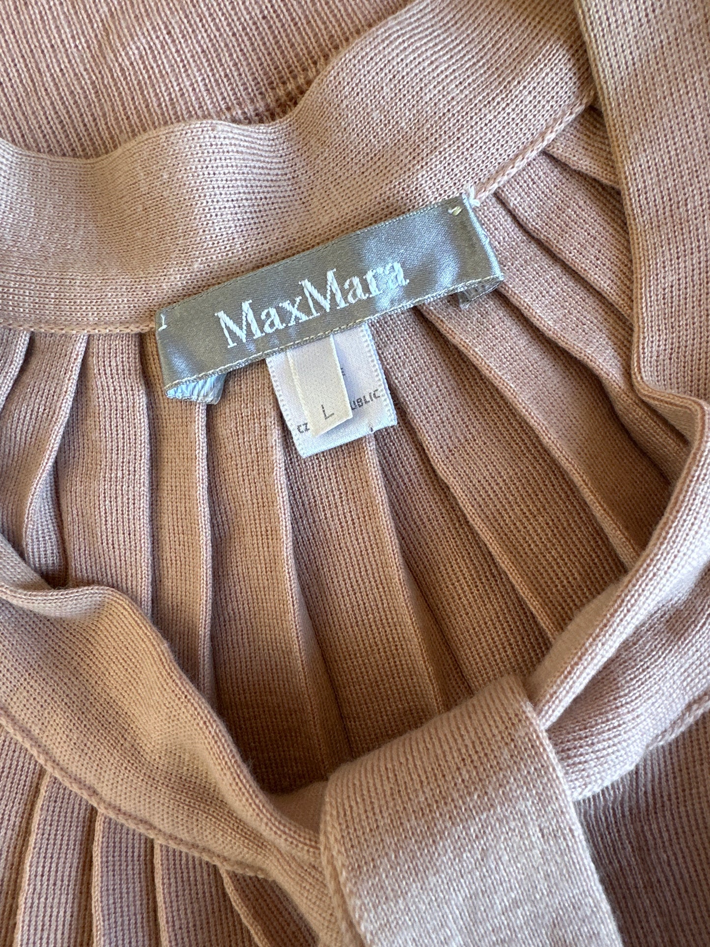 Max Mara | Italy | cardigan | size 12 | long sleeve | 100% wool