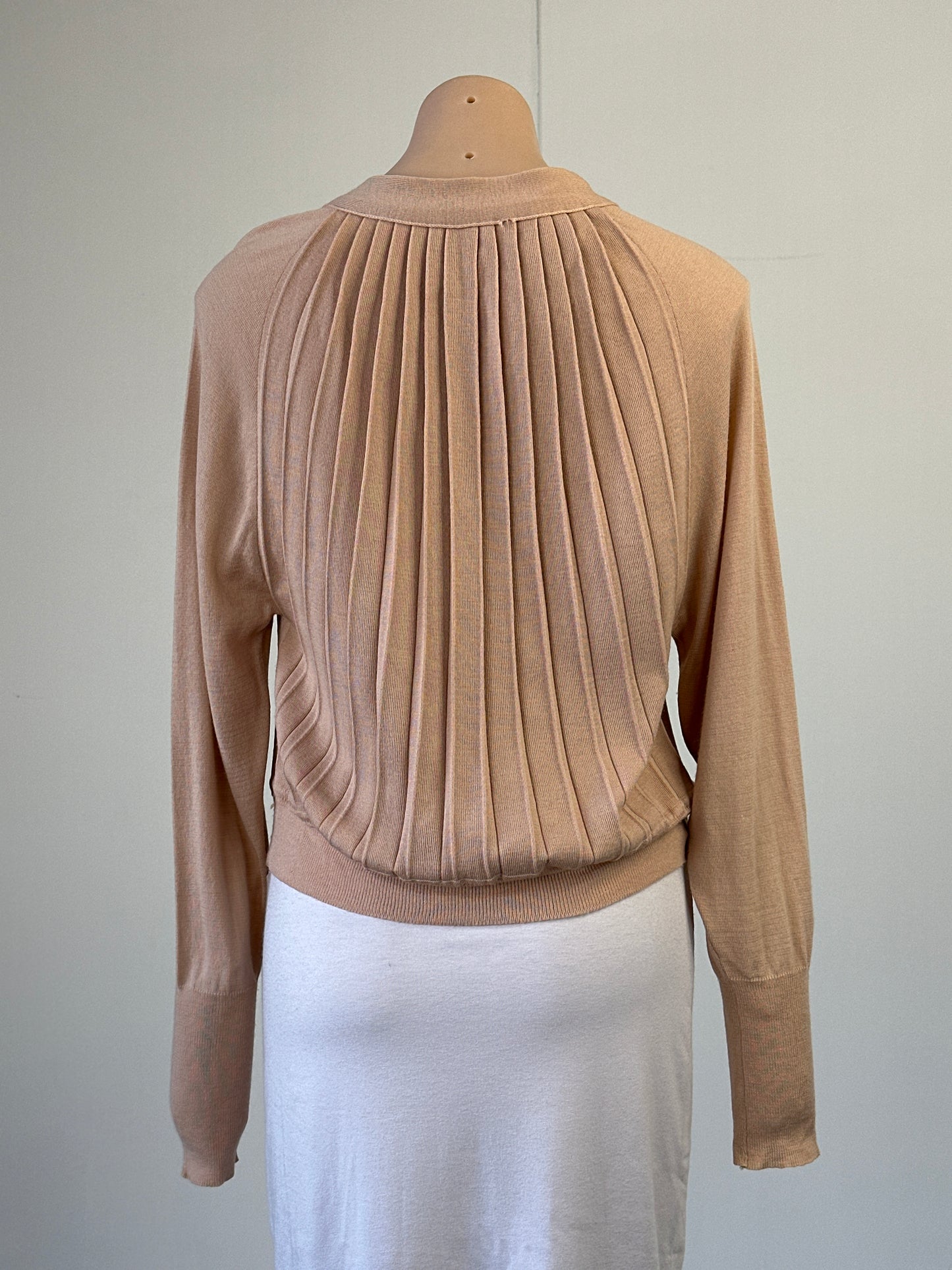 Max Mara | Italy | cardigan | size 12 | long sleeve | 100% wool
