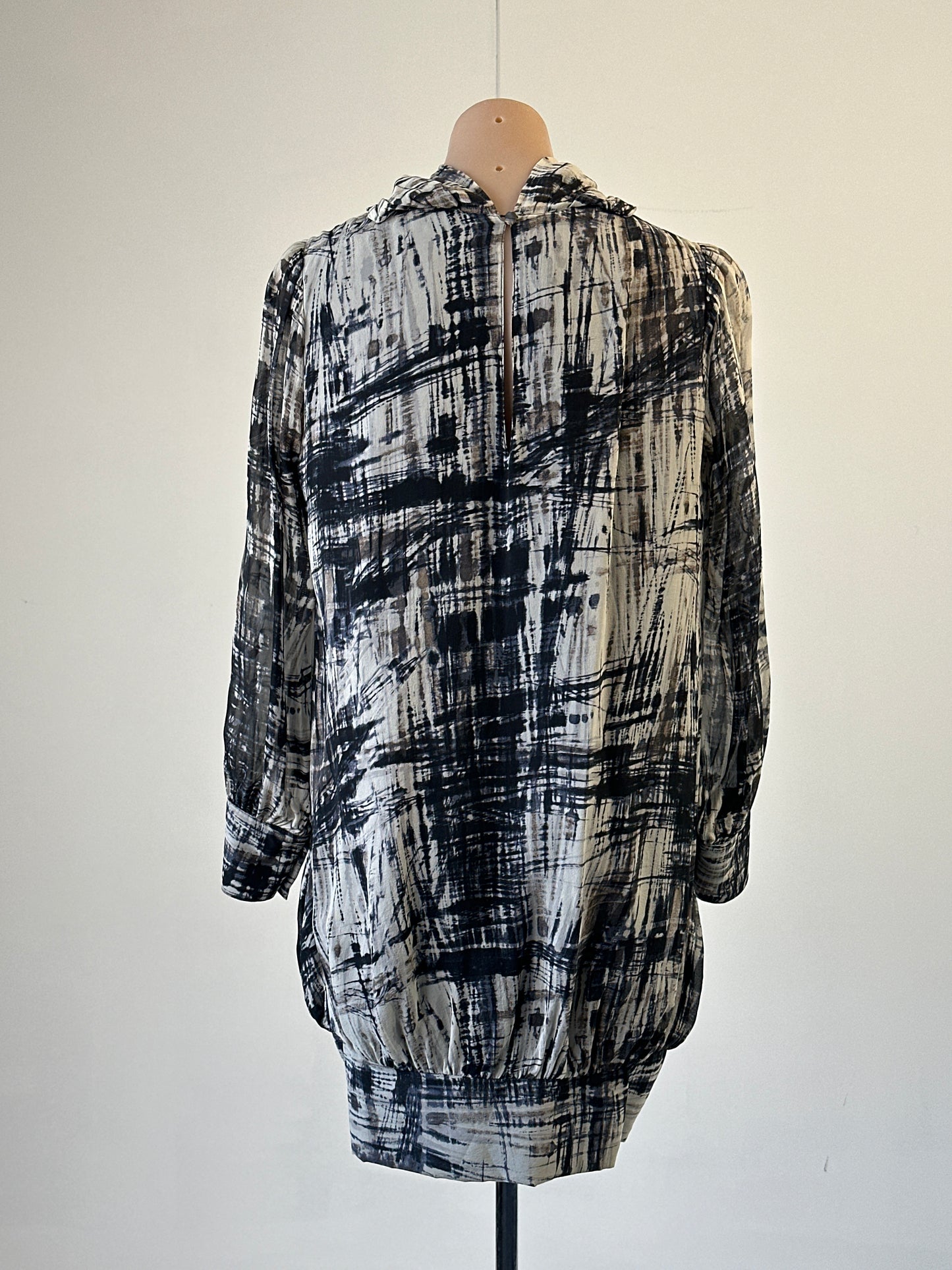 Satch | dress | size 12 | knee length | 100% silk | made in Australia 🇦🇺