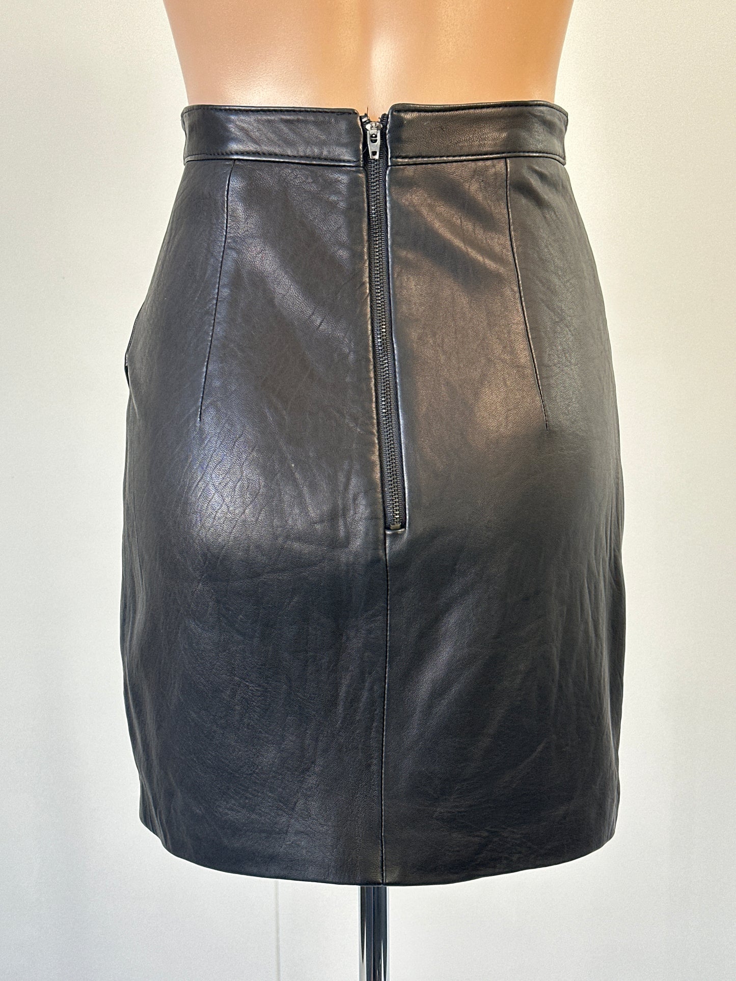 KOOKAI | skirt | size 6 | mini length | 100% leather | made in Australia 🇦🇺