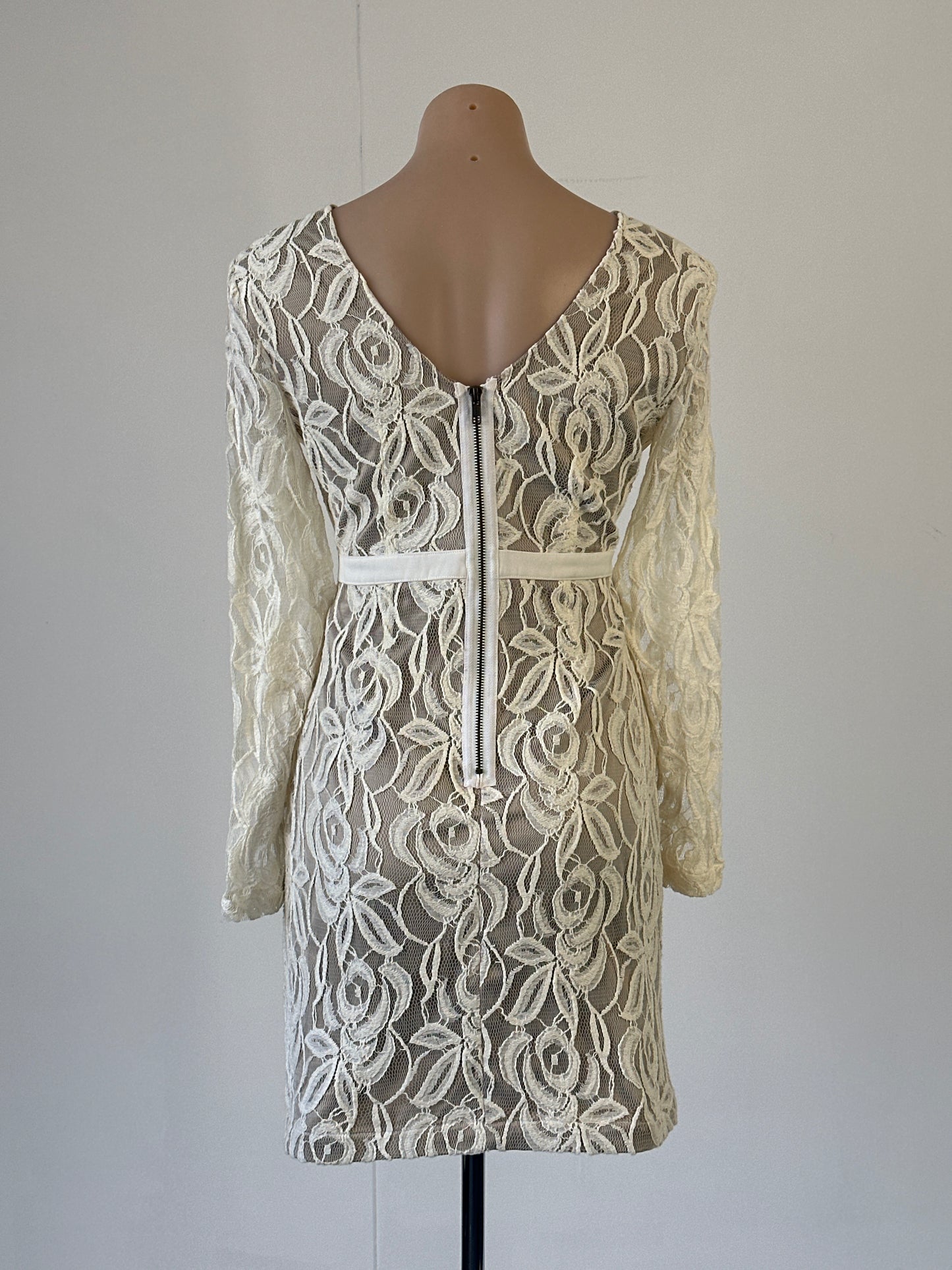 bebe | San Francisco | dress | size 10 | knee length