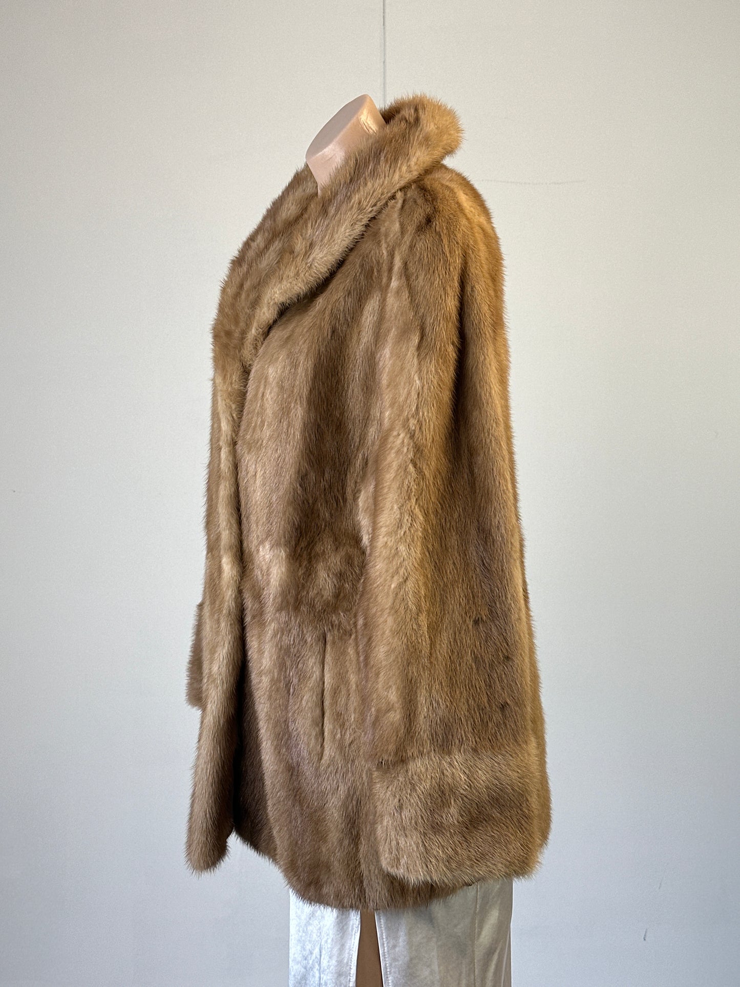 Berkeley Furs | vintage 80's | fur coat | size 12 | single breasted