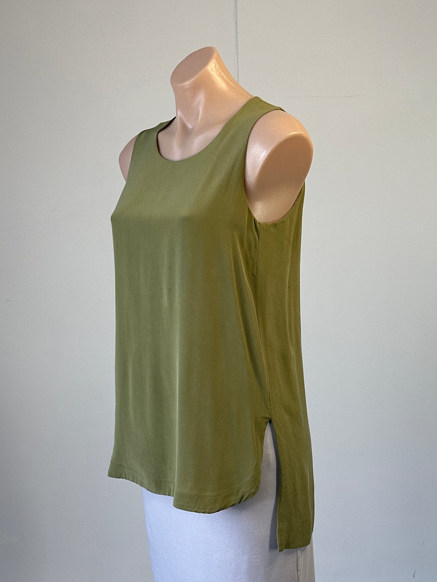Sportmax | Italy | top | size 10 | sleeveless | 100% silk