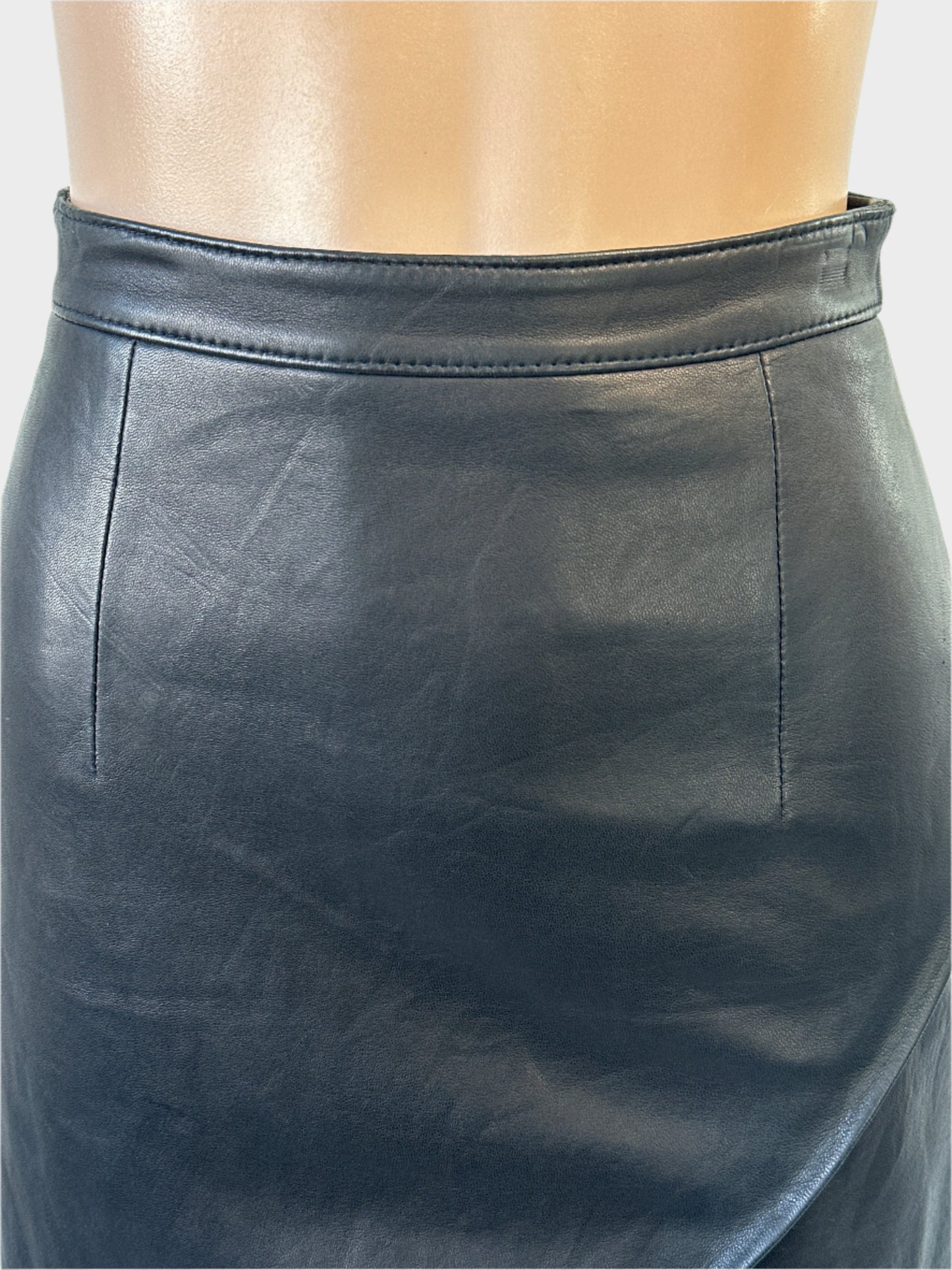KOOKAI | skirt | size 6 | mini length | 100% leather | made in Australia 🇦🇺